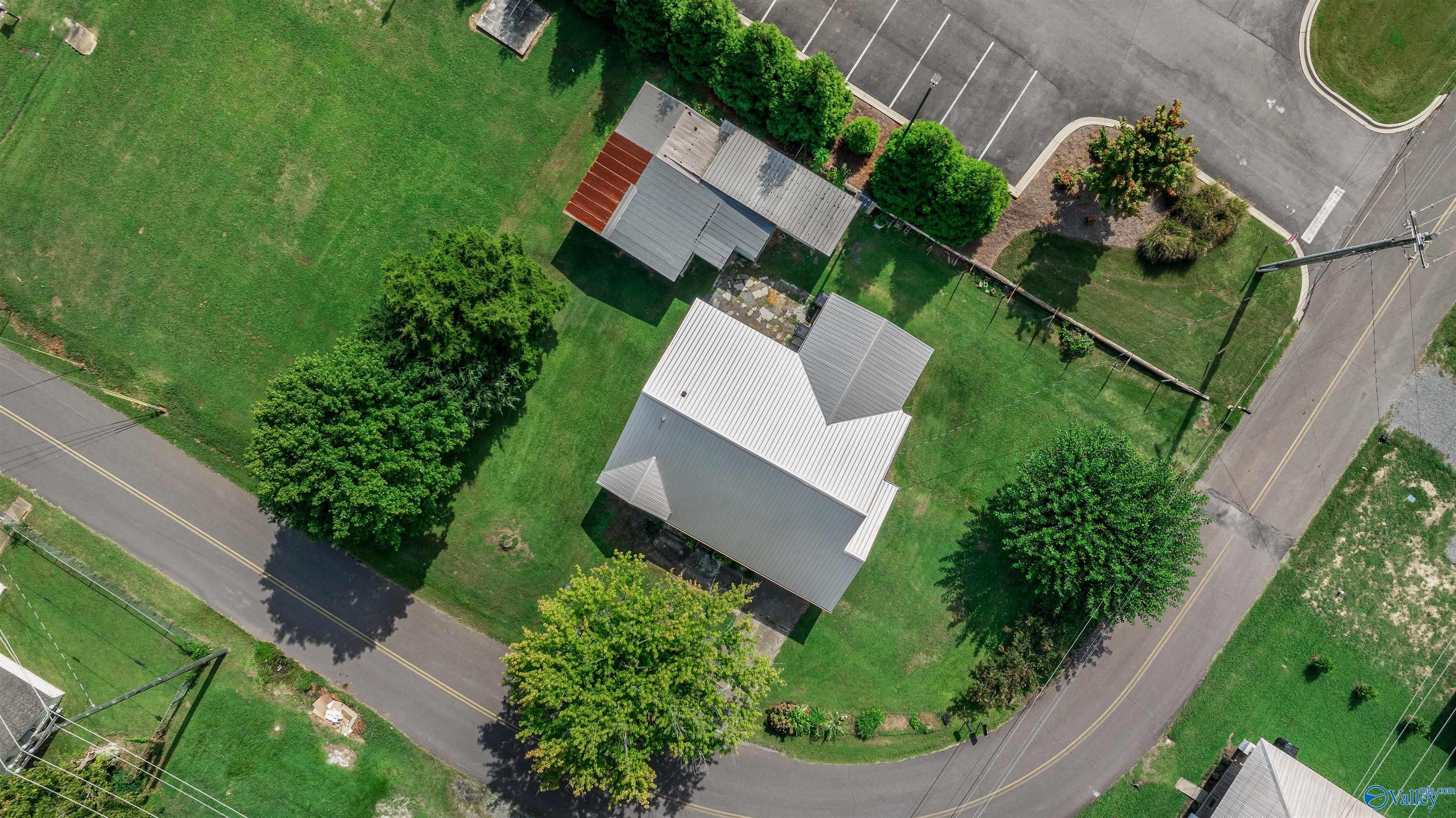 305 Sanders Avenue SE