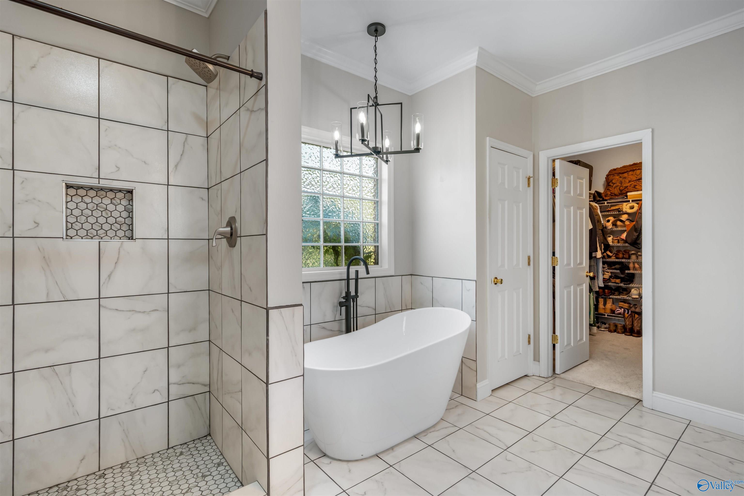 2507 Valley Circle
