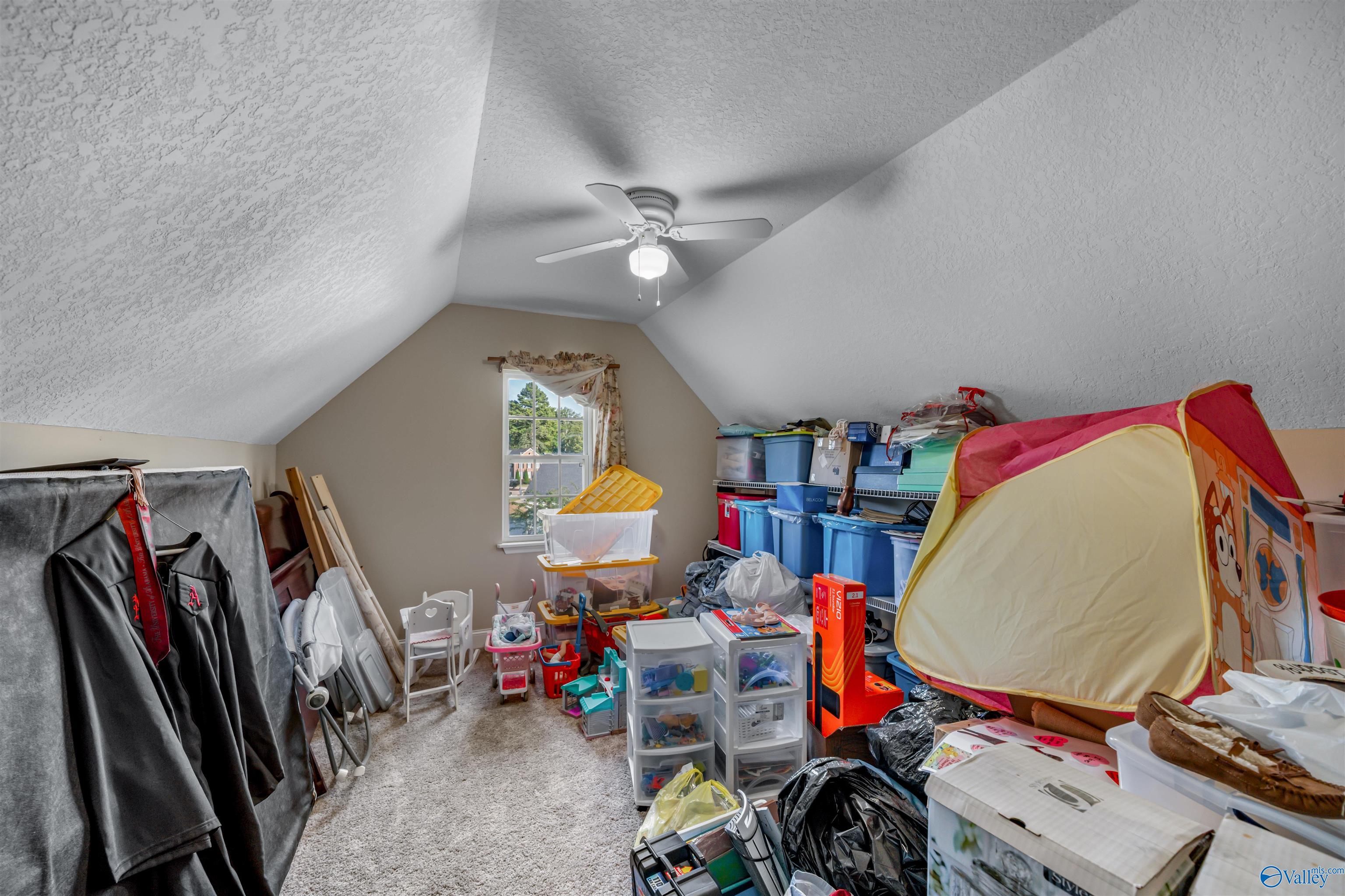 2507 Valley Circle