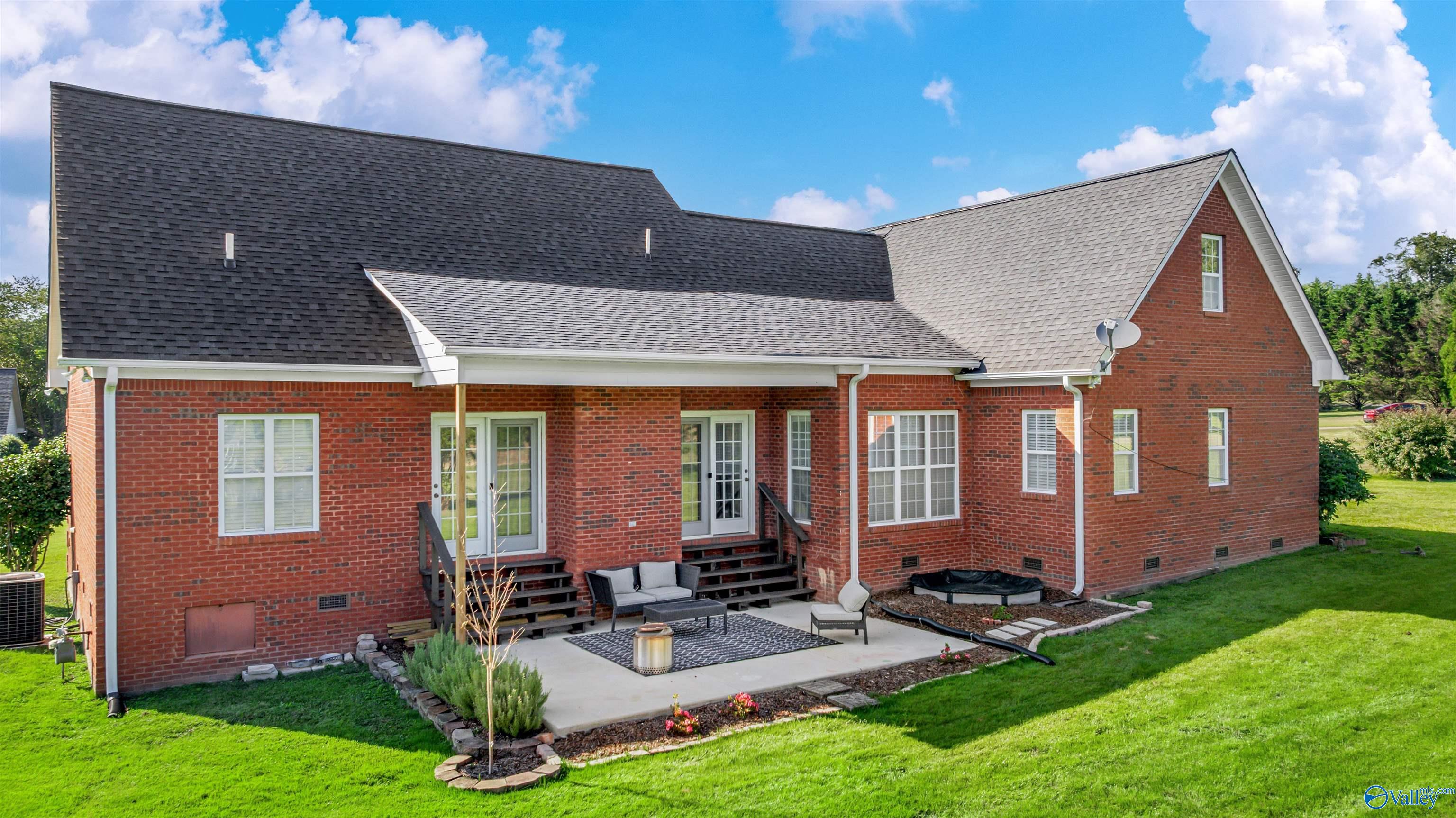 2507 Valley Circle