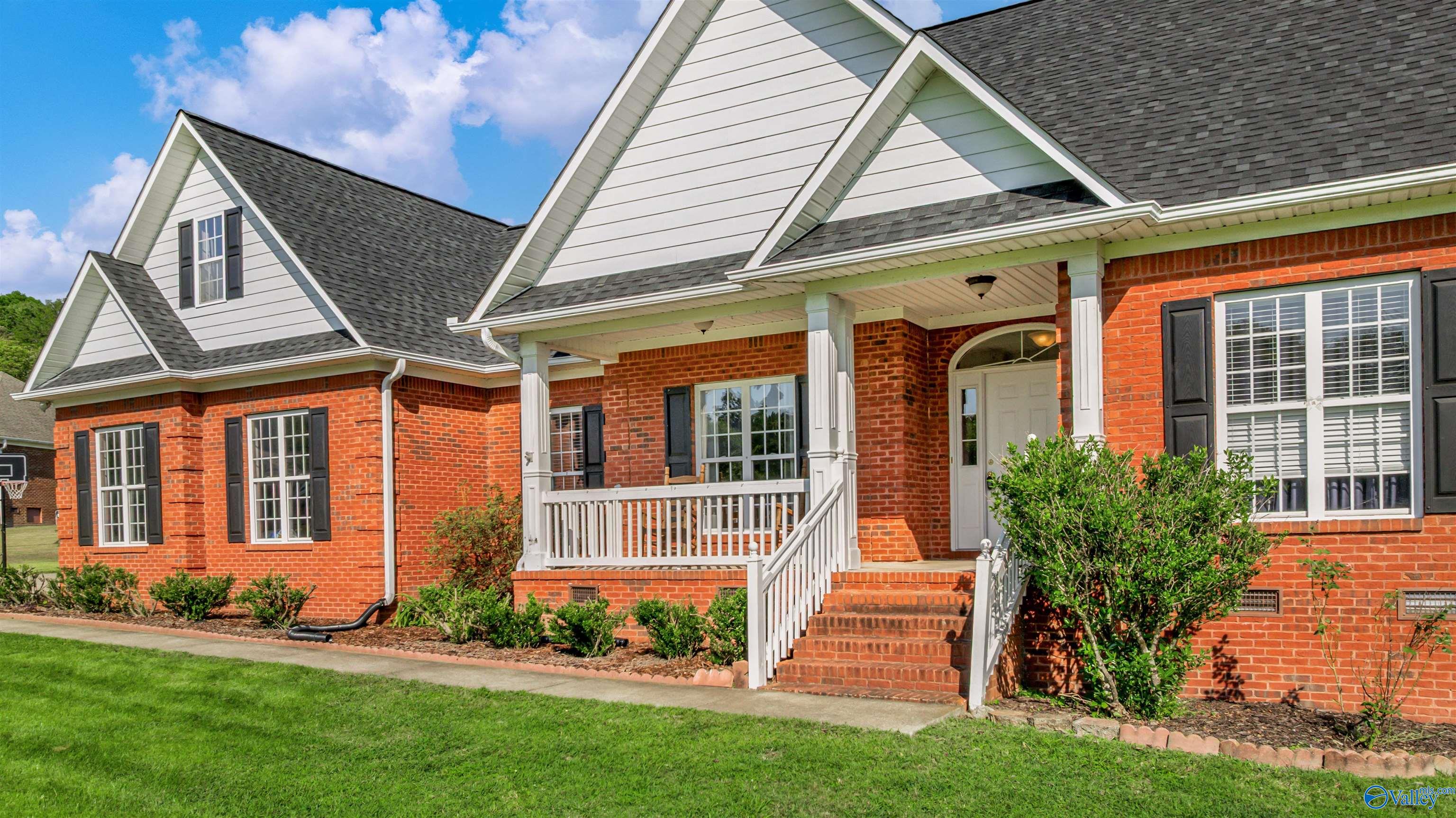 2507 Valley Circle