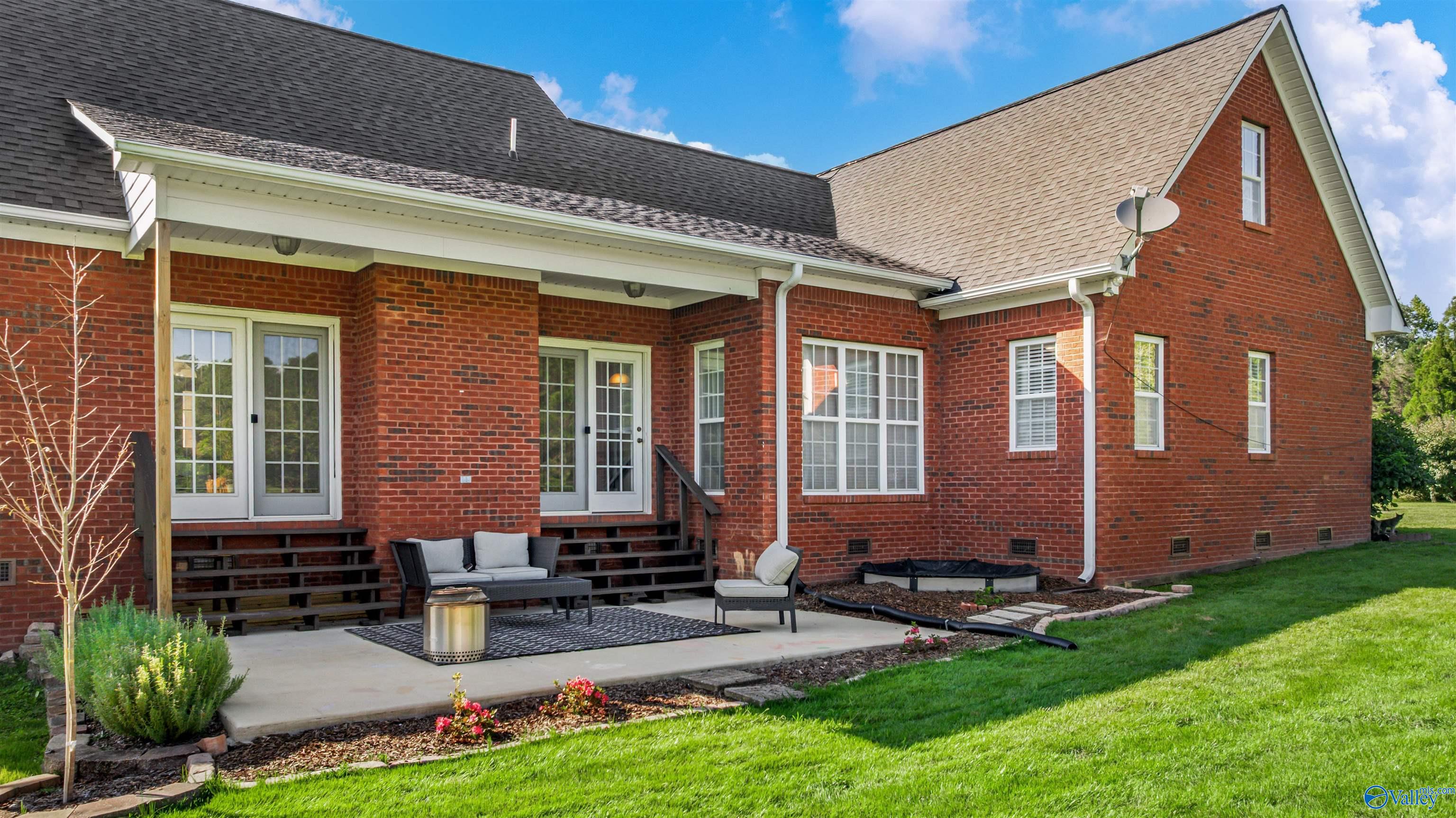 2507 Valley Circle