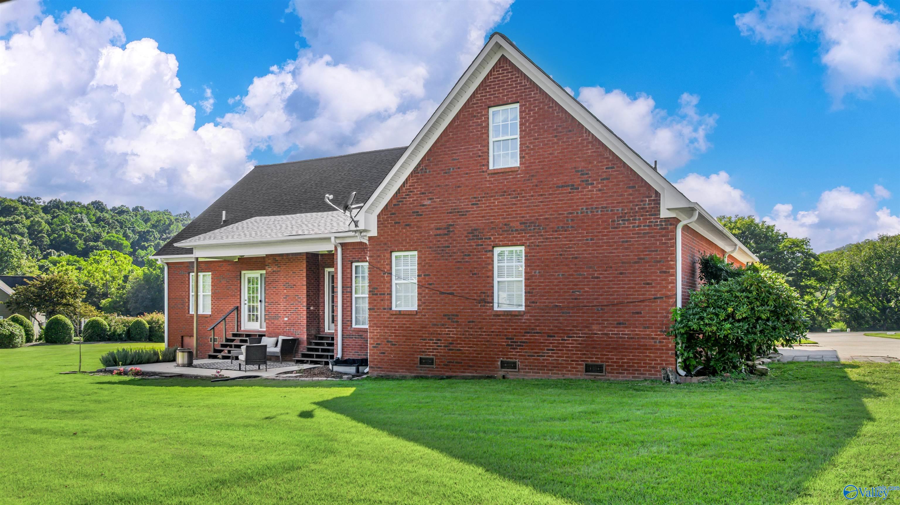 2507 Valley Circle