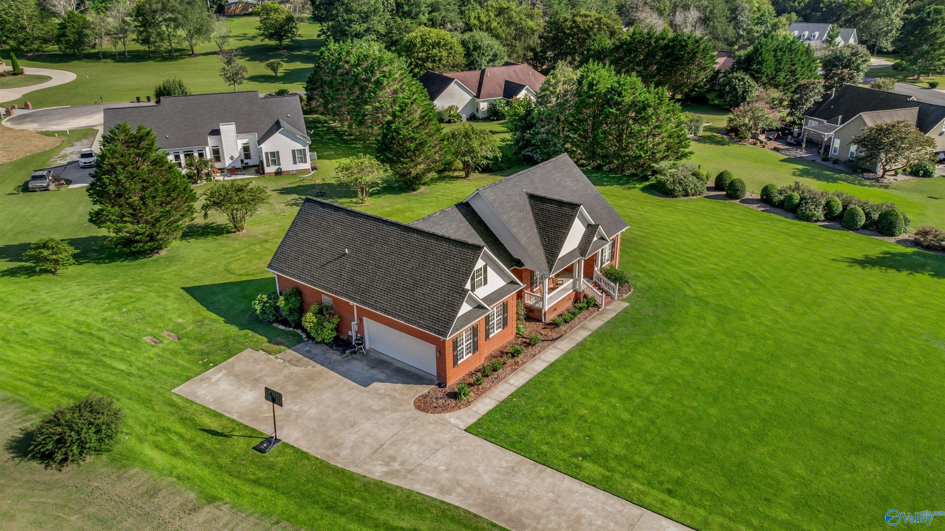 2507 Valley Circle