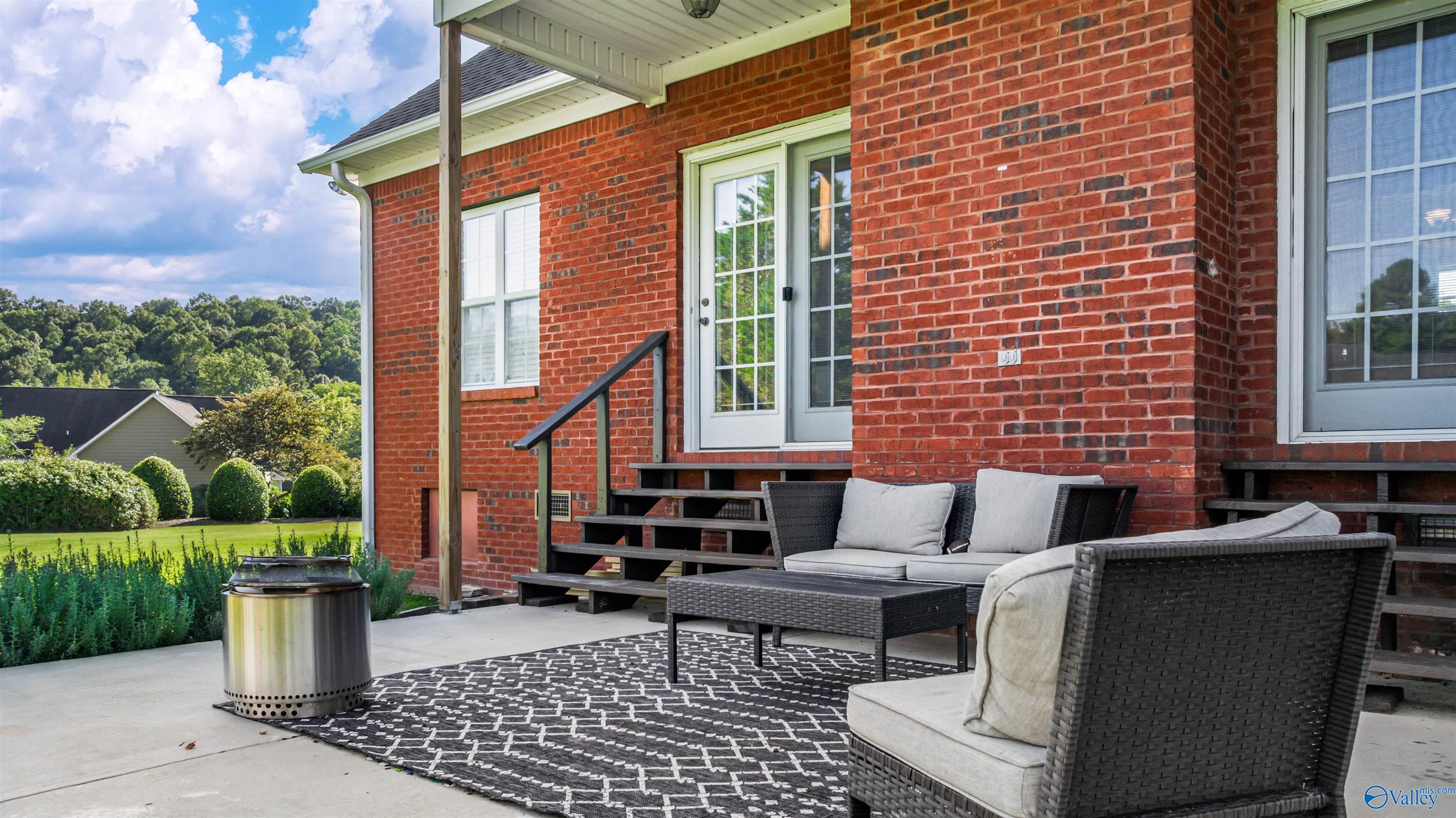 2507 Valley Circle