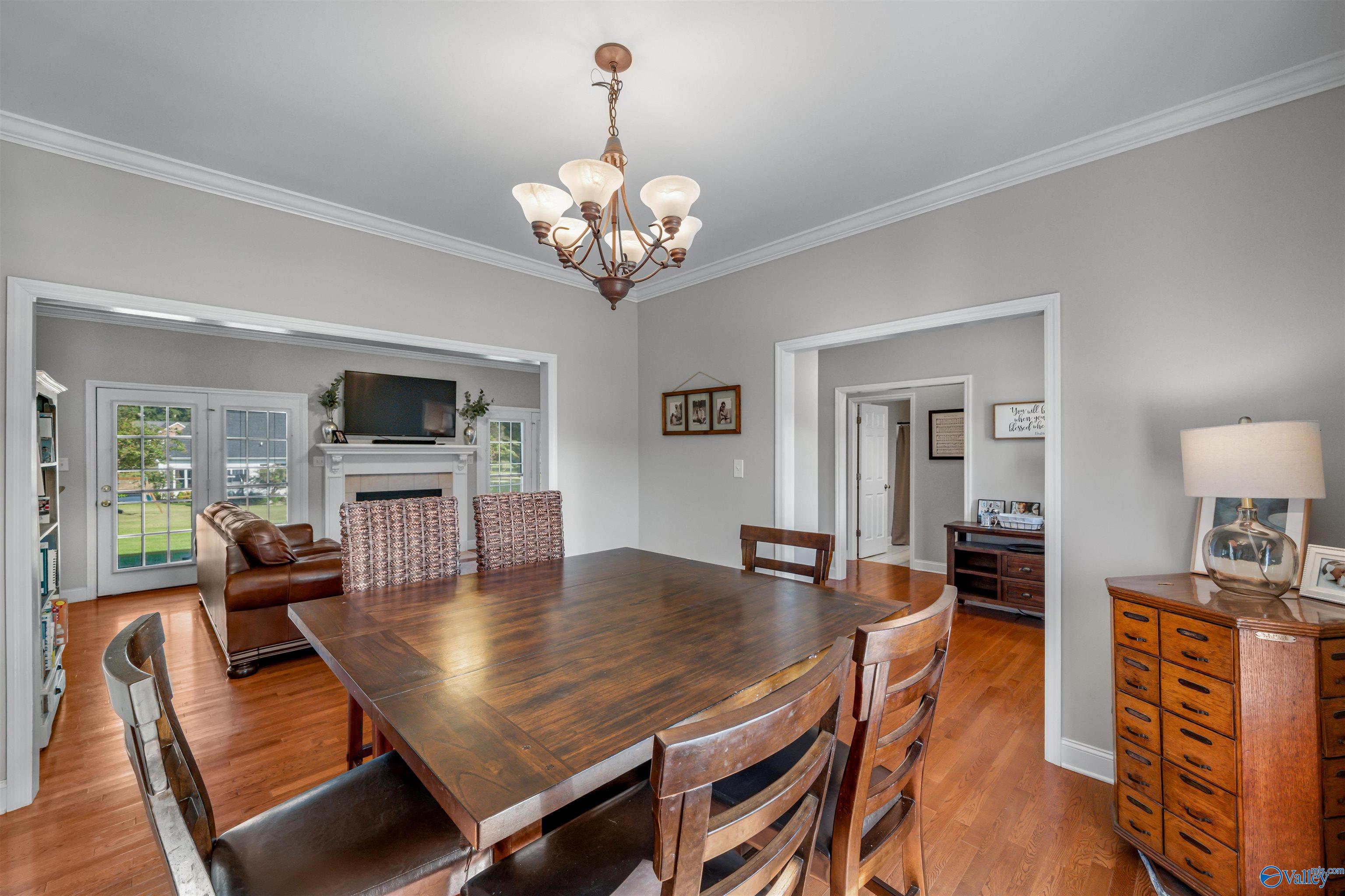 2507 Valley Circle