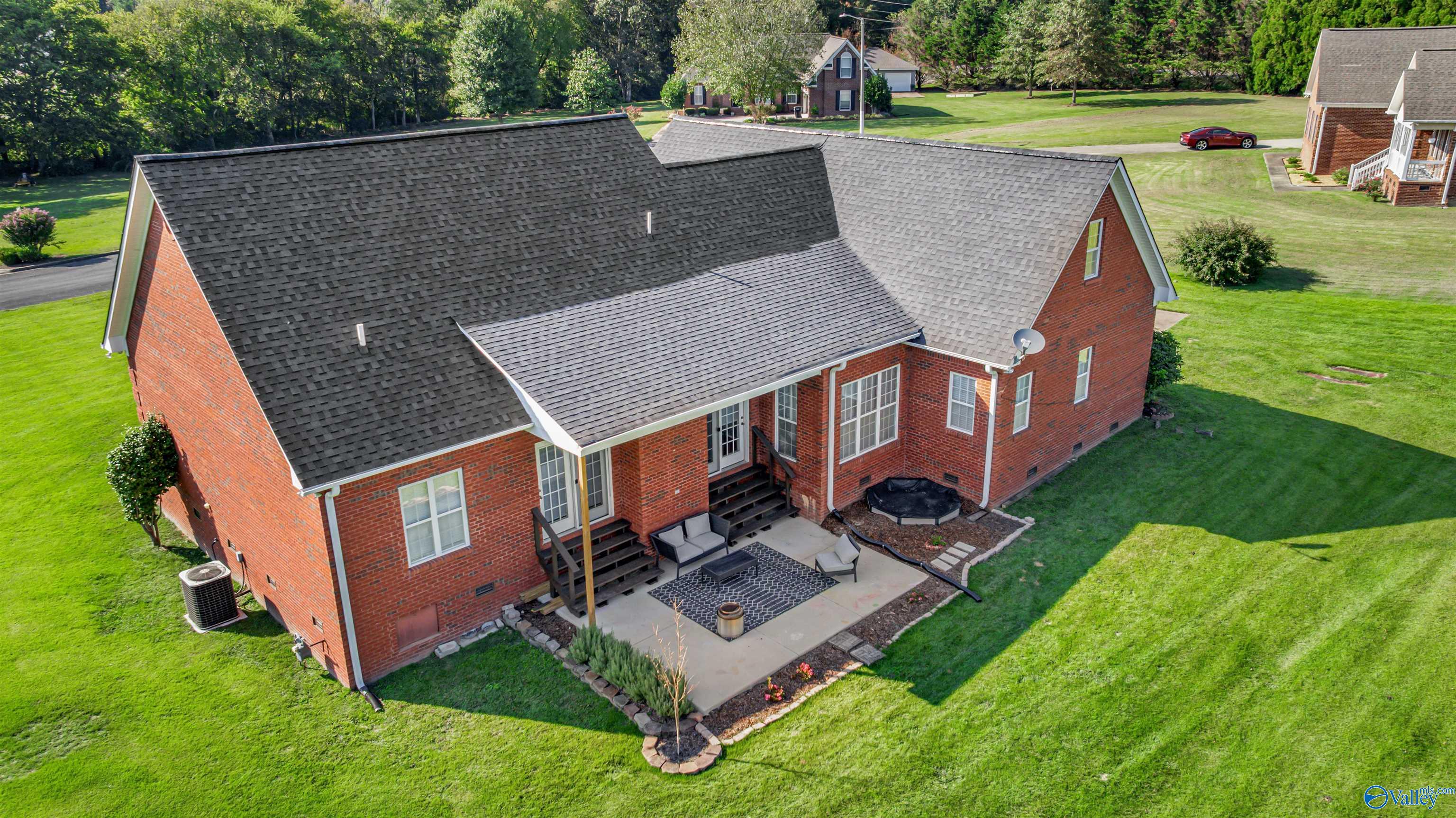 2507 Valley Circle