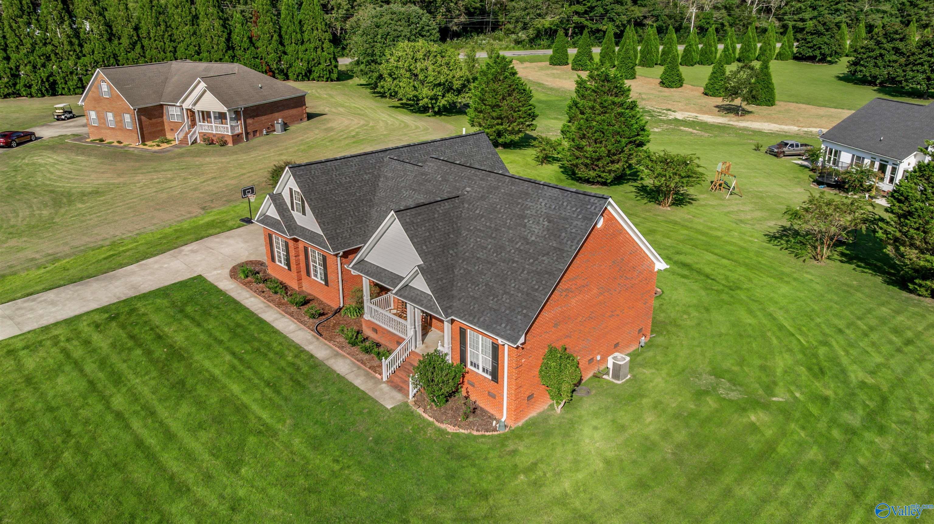 2507 Valley Circle