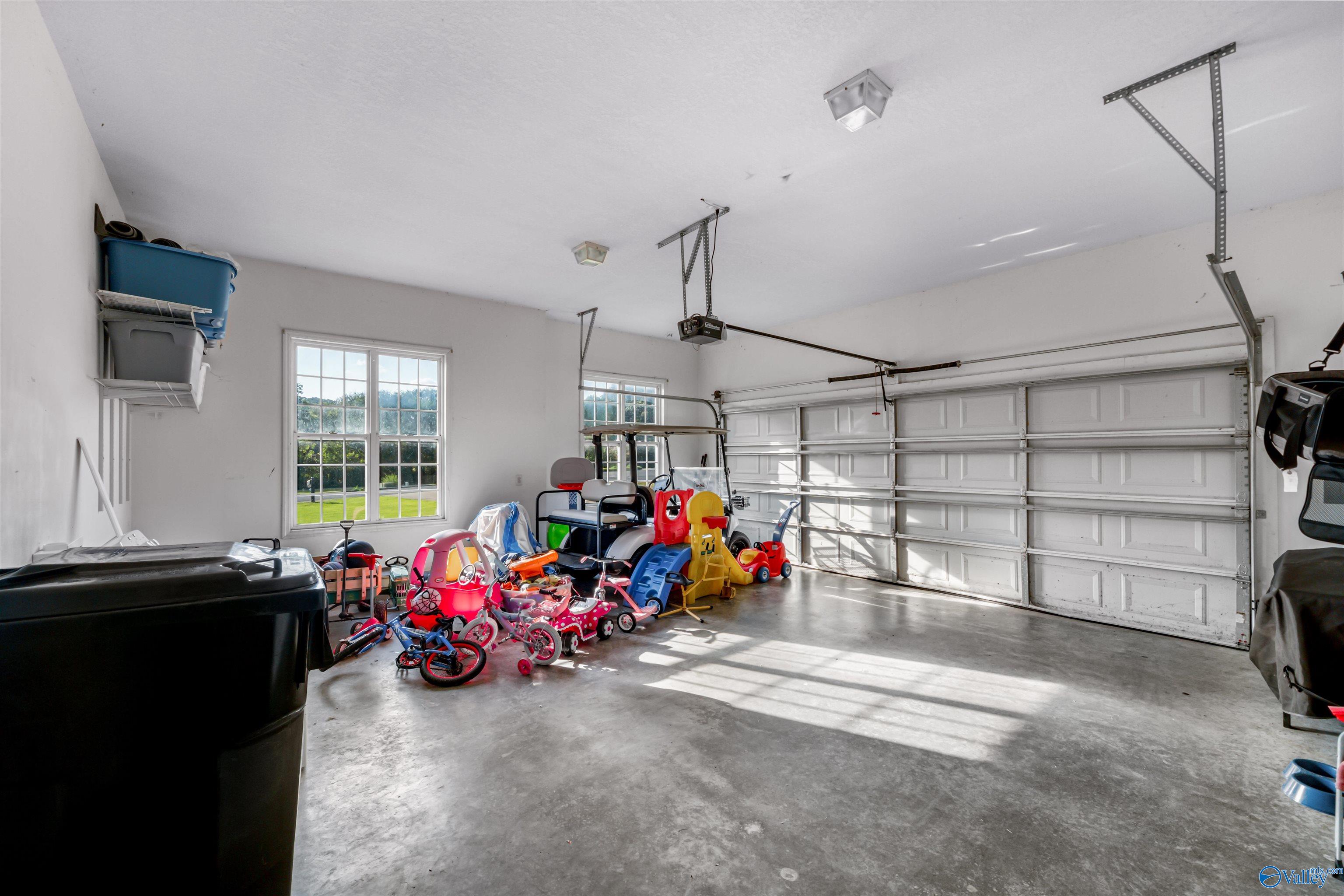 2507 Valley Circle