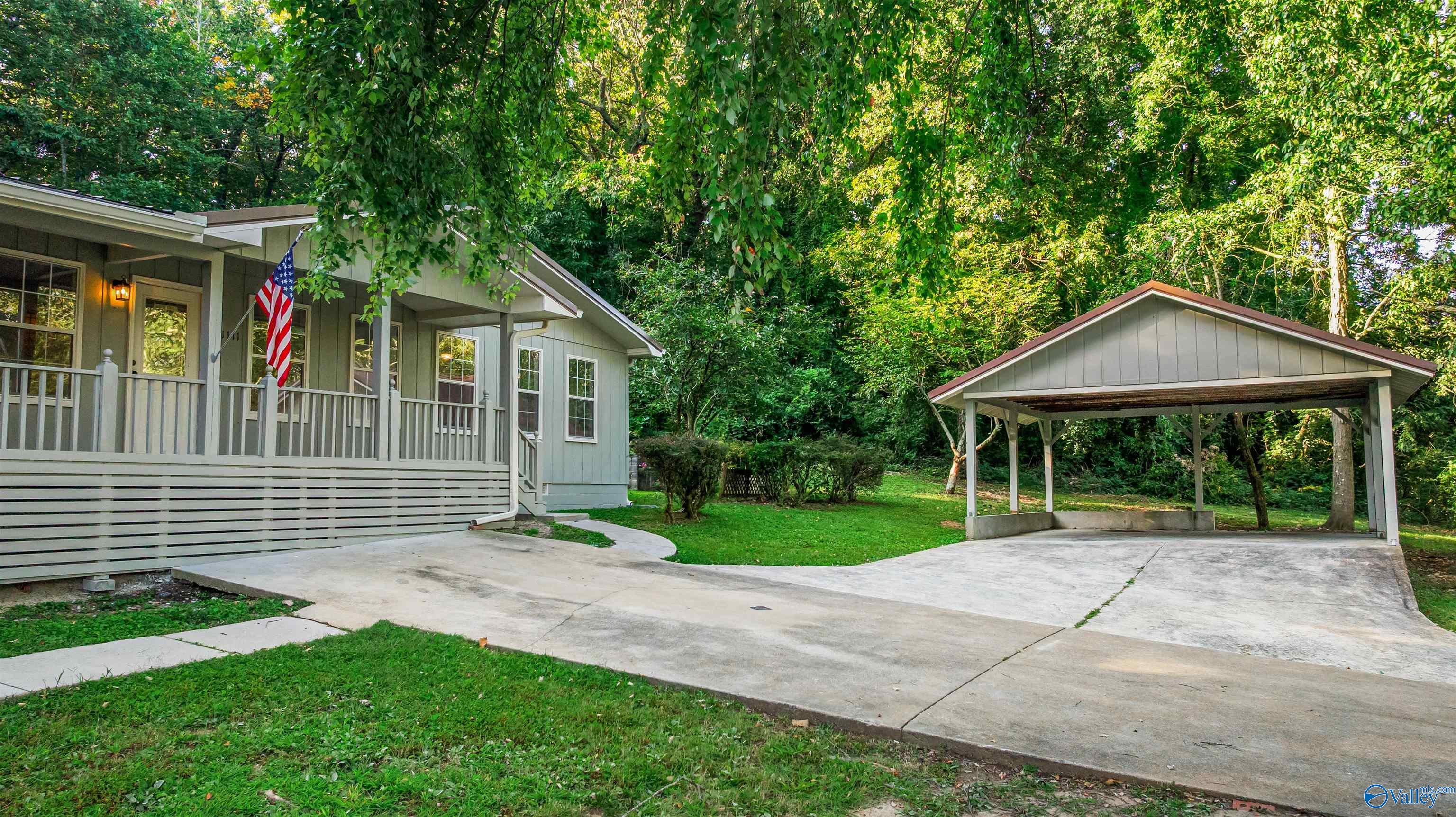 1111 Scenic Road E