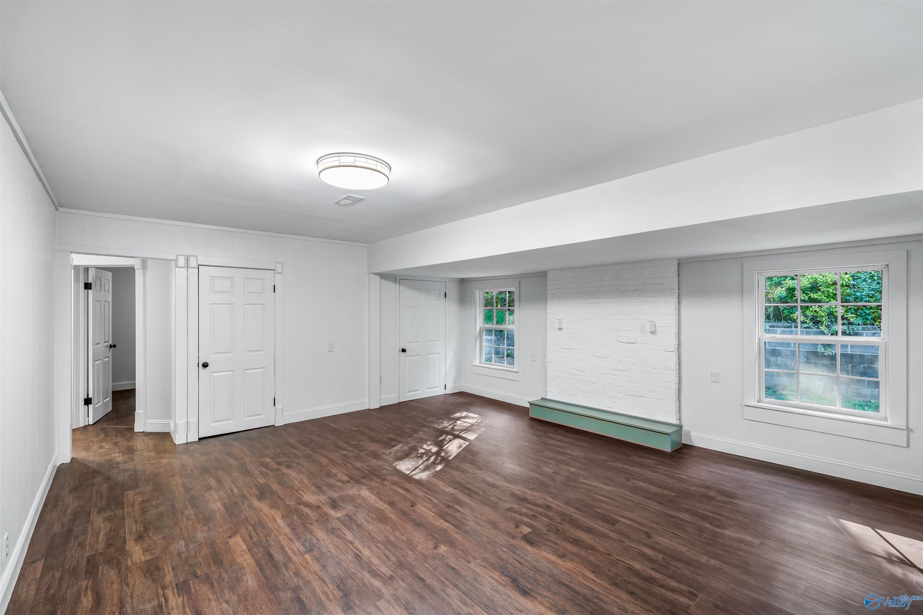 1111 Scenic Road E