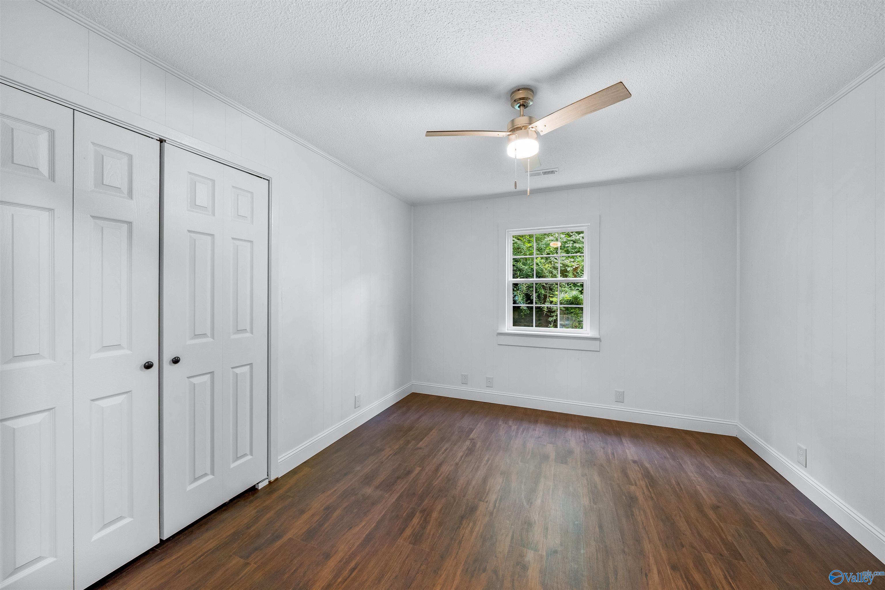 1111 Scenic Road E