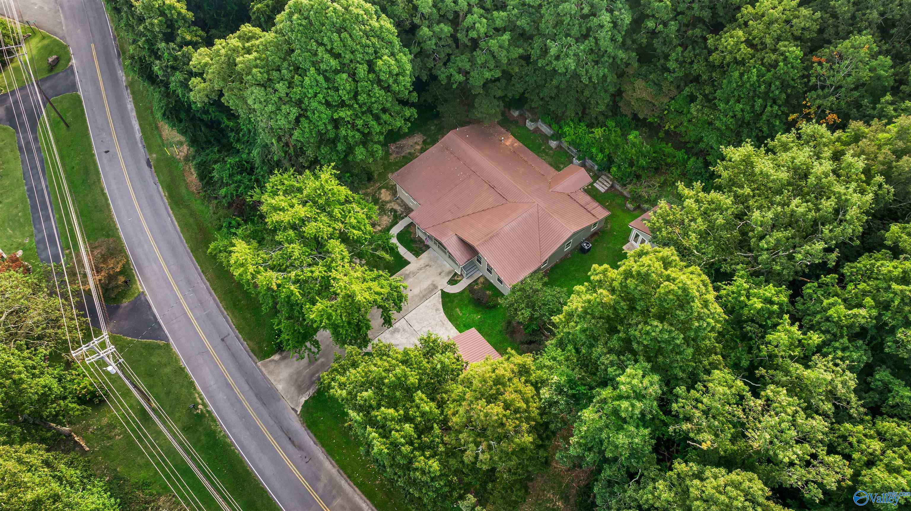 1111 Scenic Road E