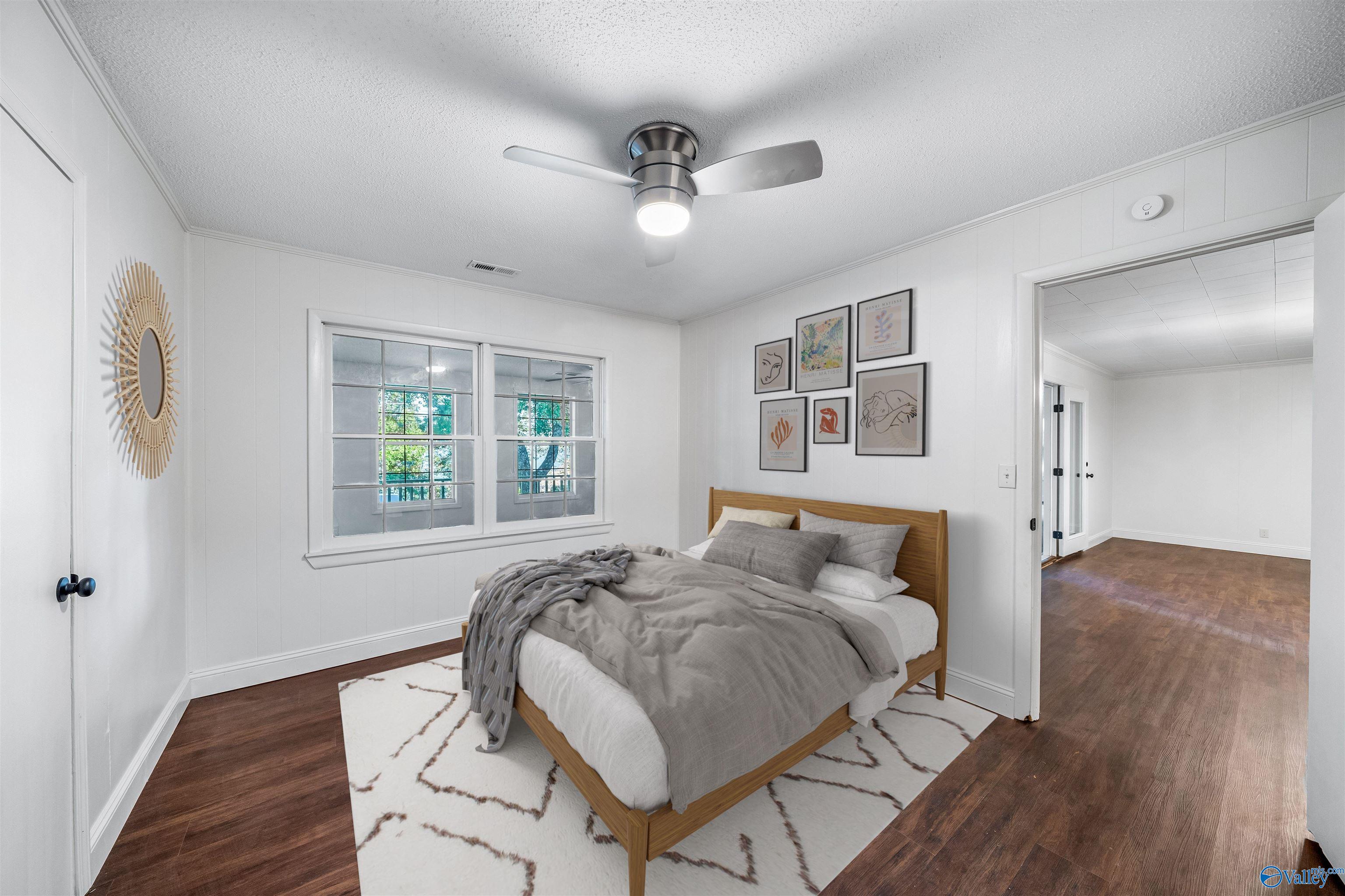 1111 Scenic Road E