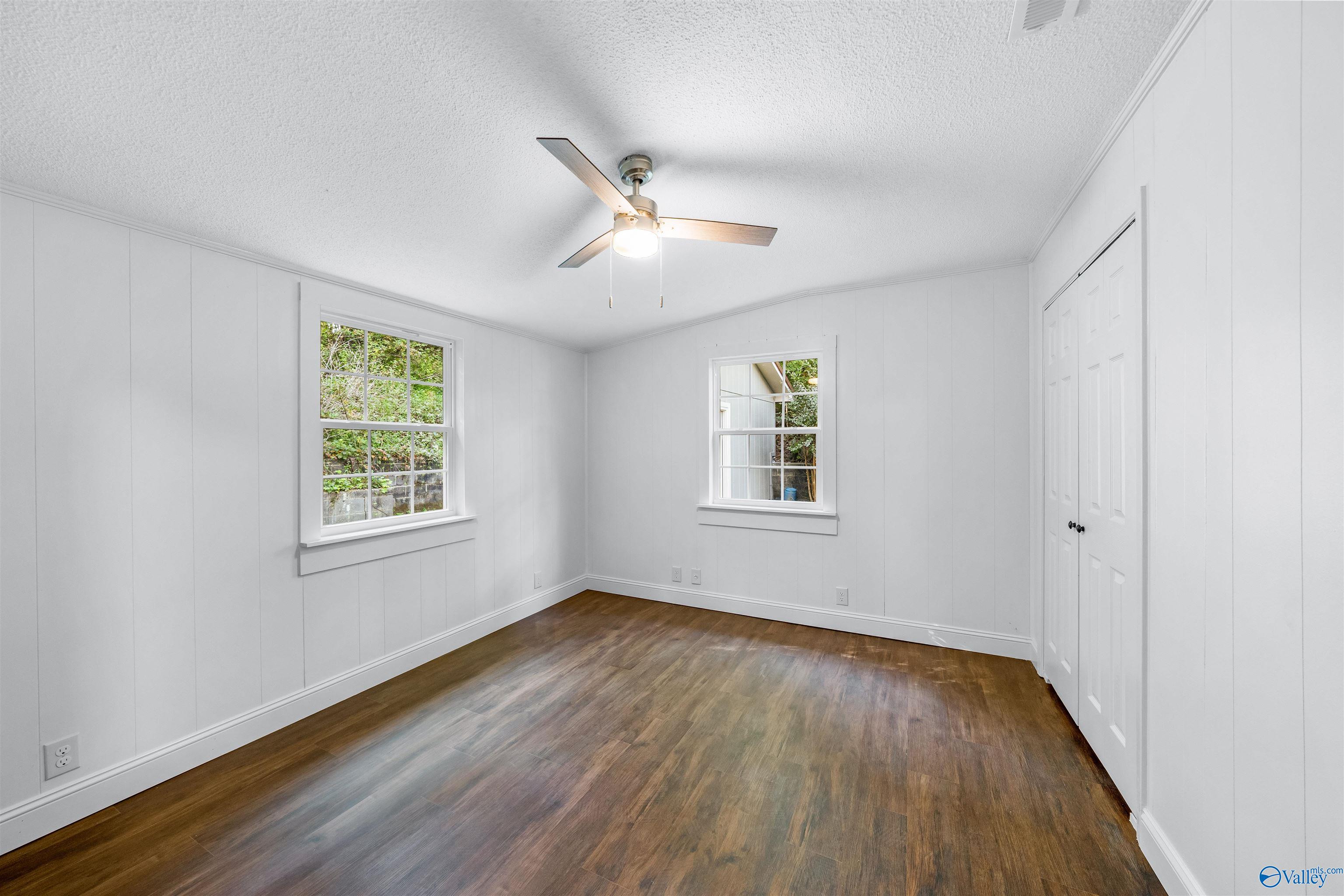1111 Scenic Road E