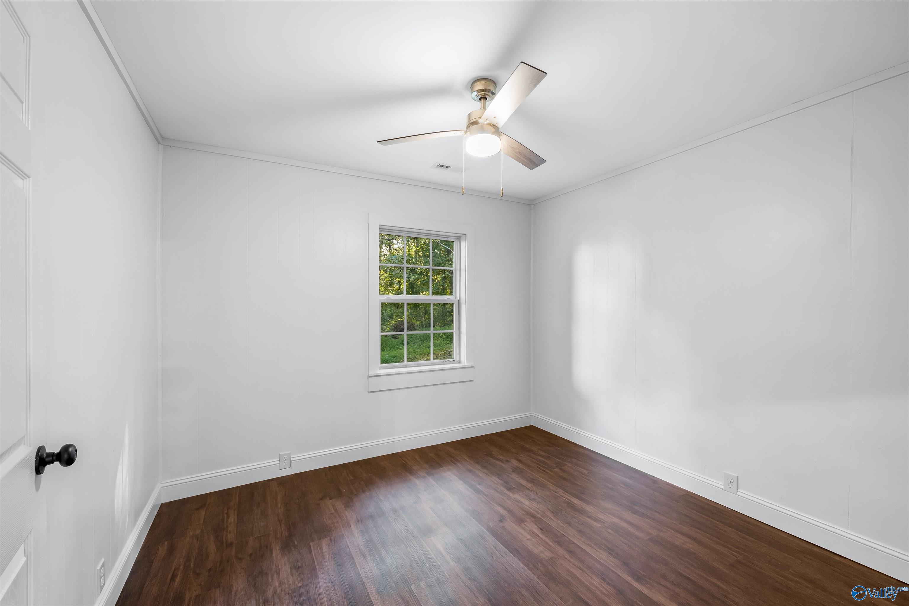 1111 Scenic Road E