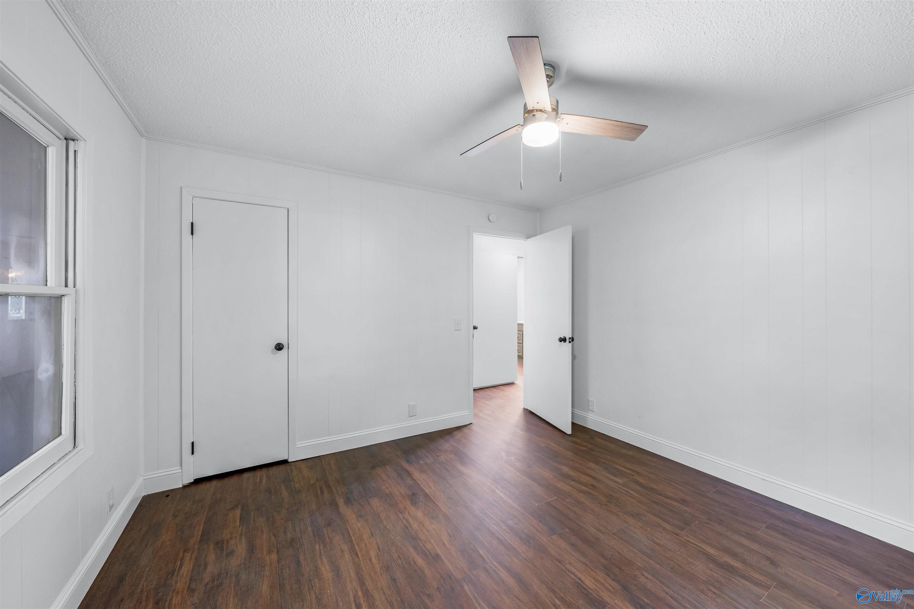 1111 Scenic Road E