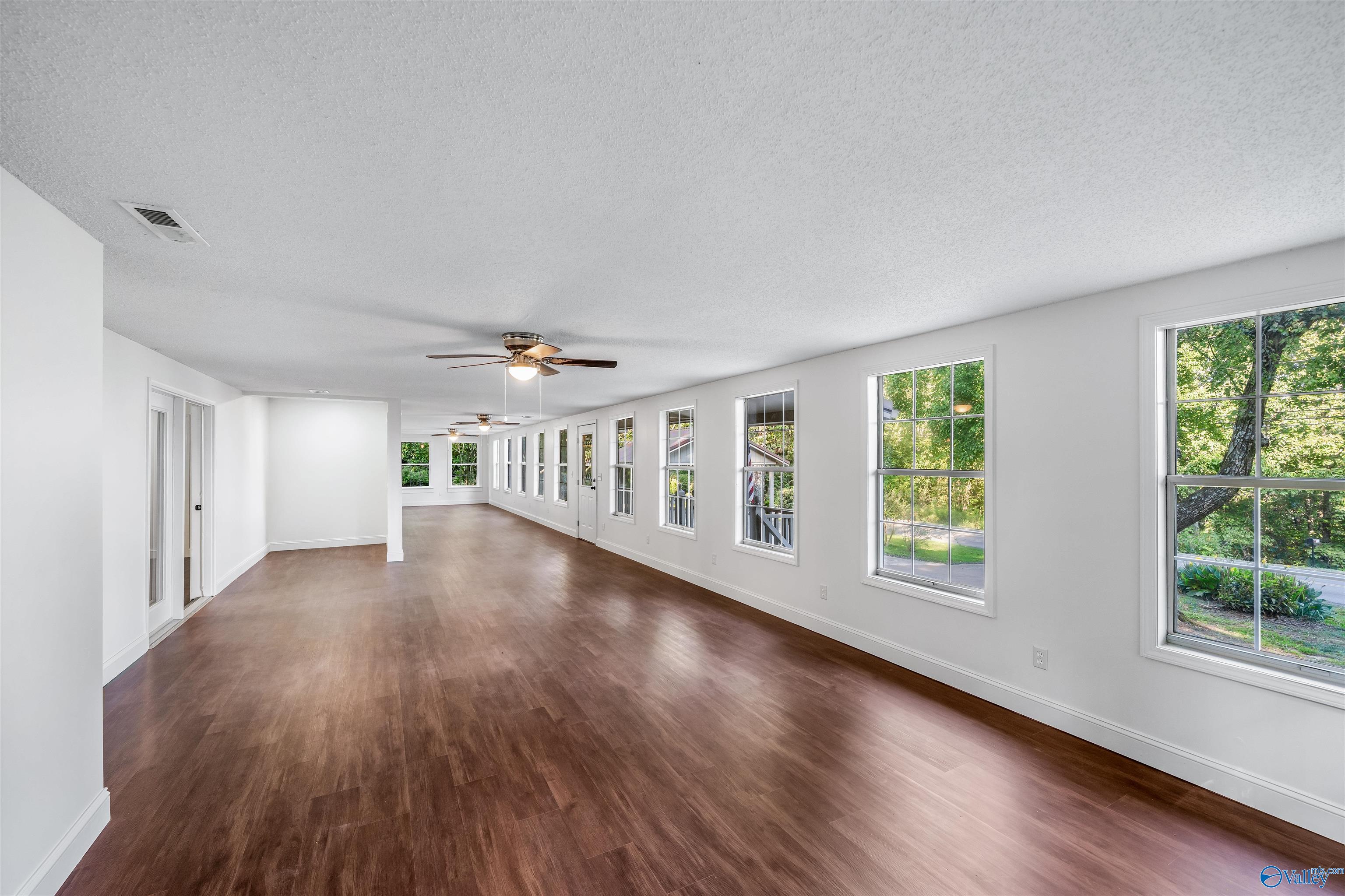 1111 Scenic Road E