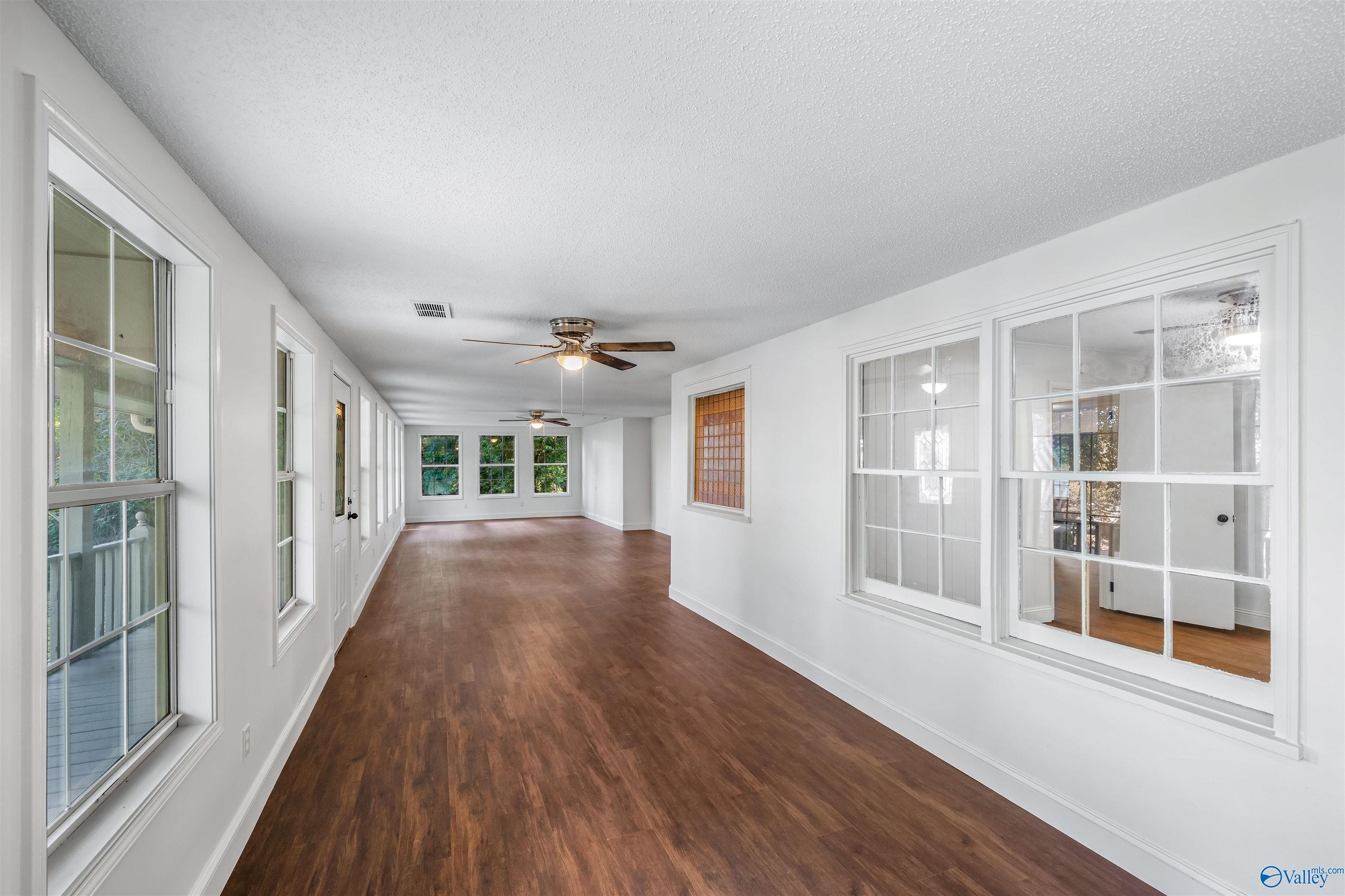 1111 Scenic Road E
