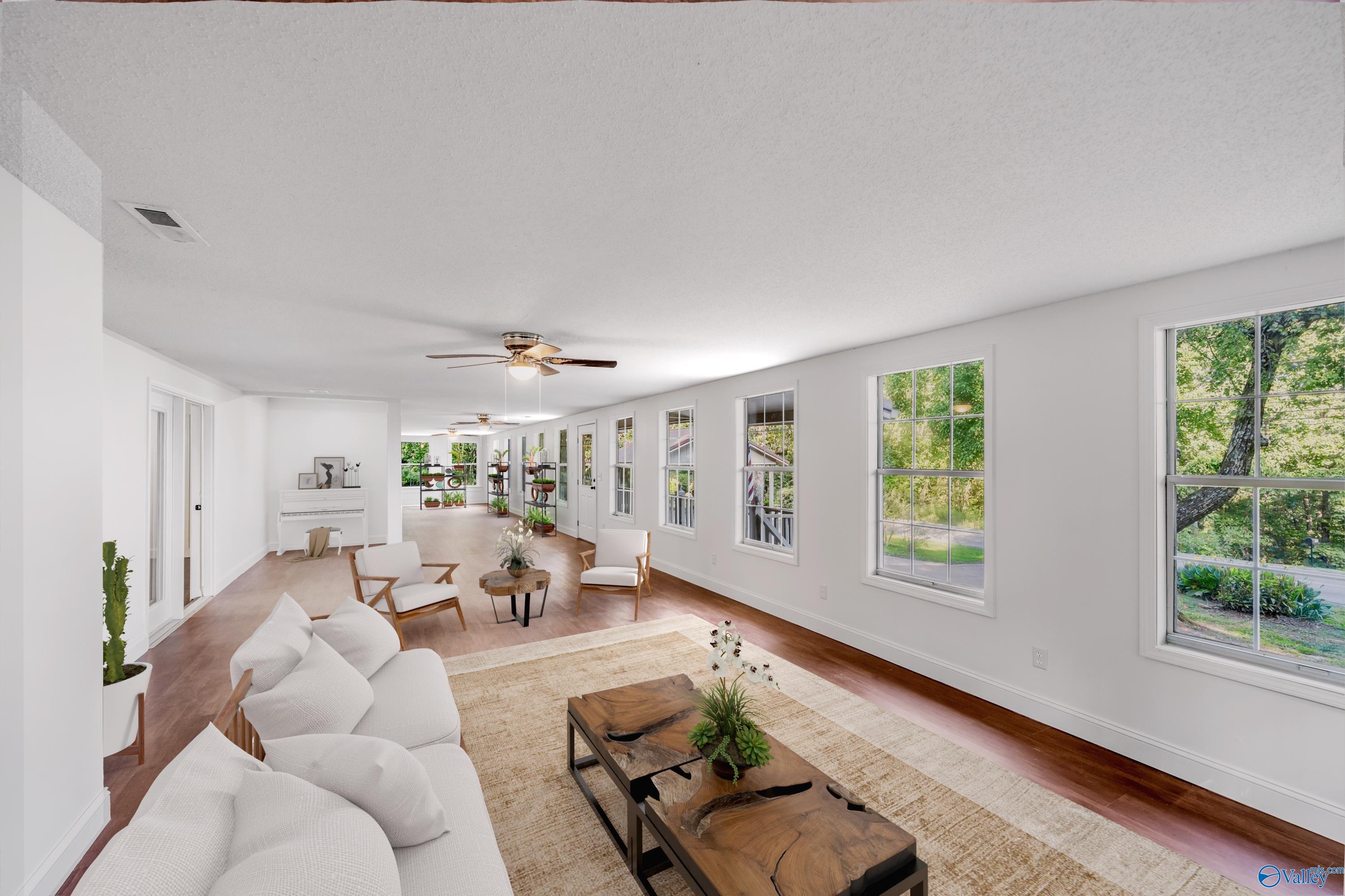 1111 Scenic Road E