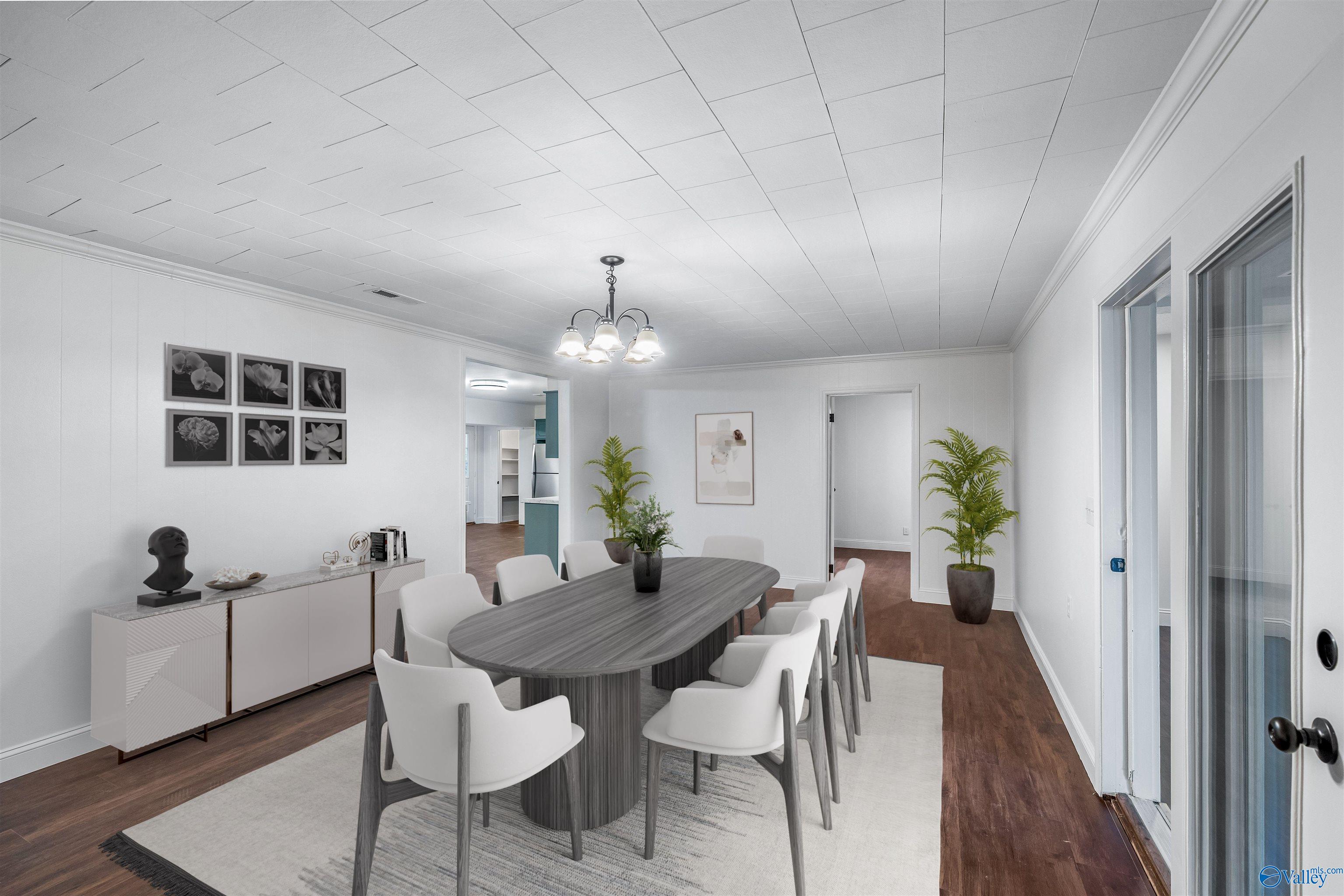1111 Scenic Road E