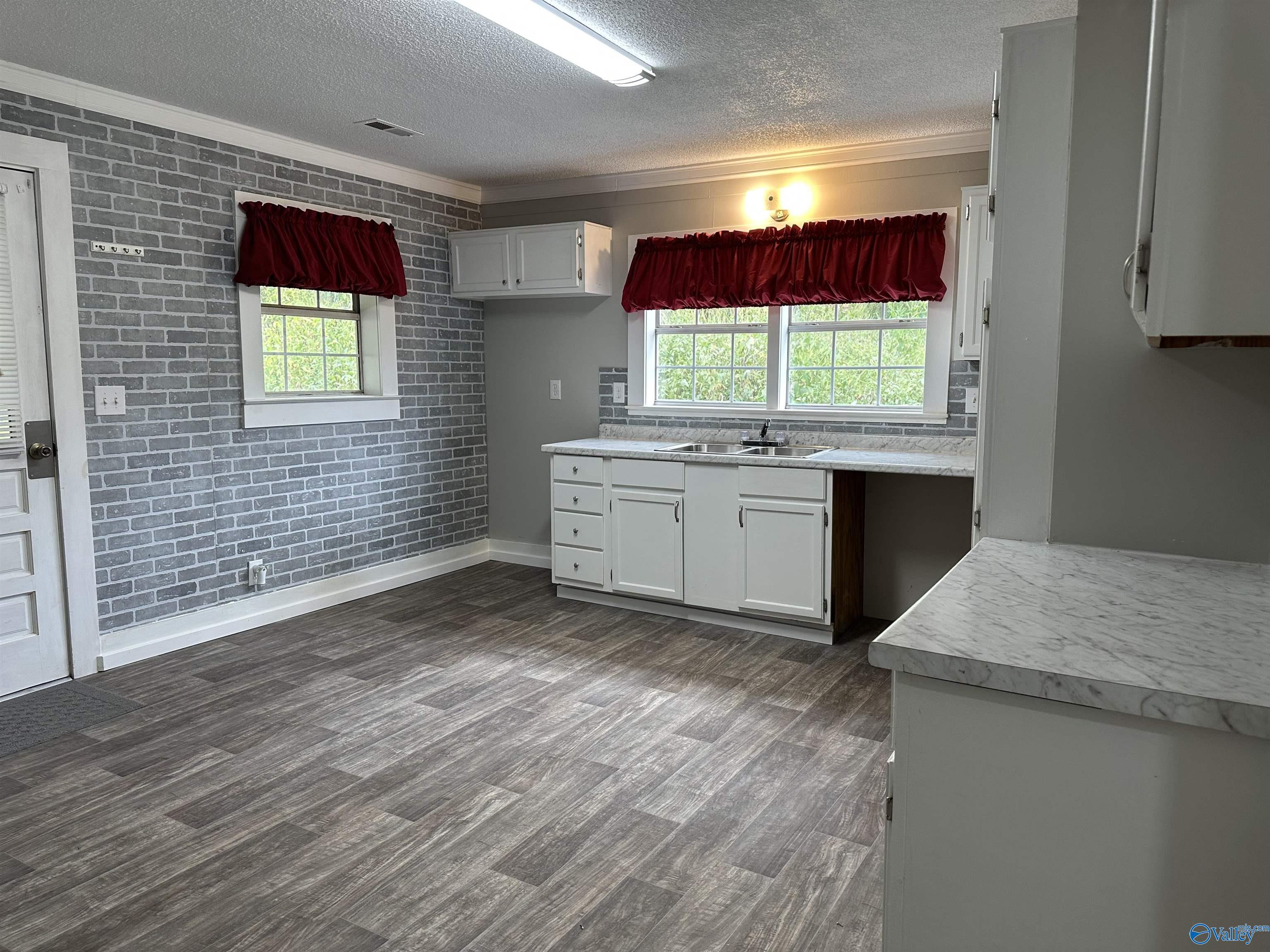 205 Lincoln Avenue NE
