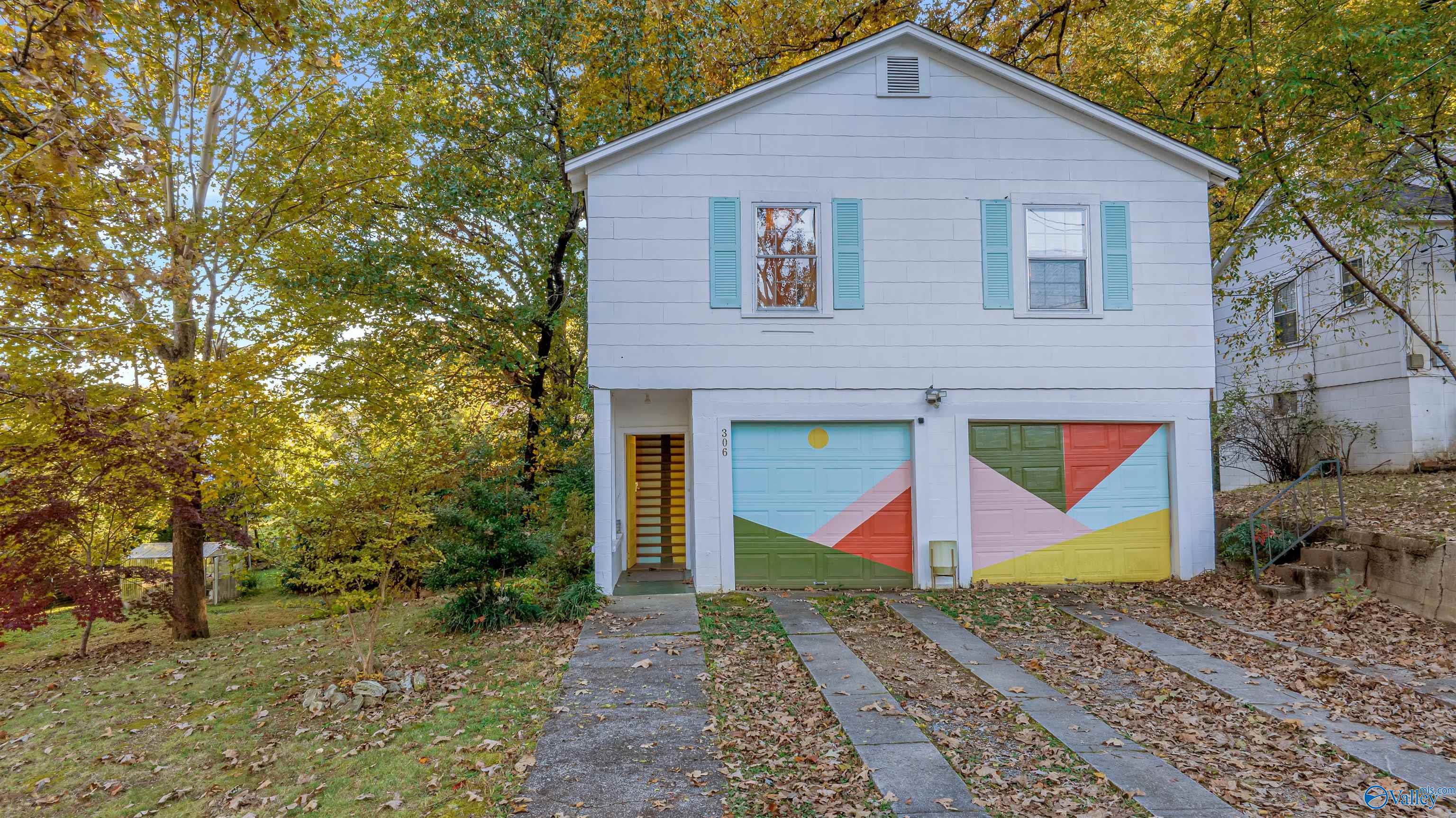306 5th Street SW