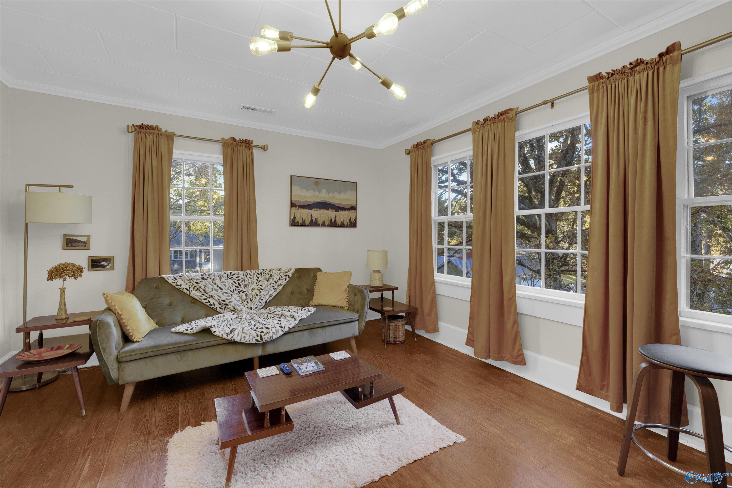 306 5th Street SW