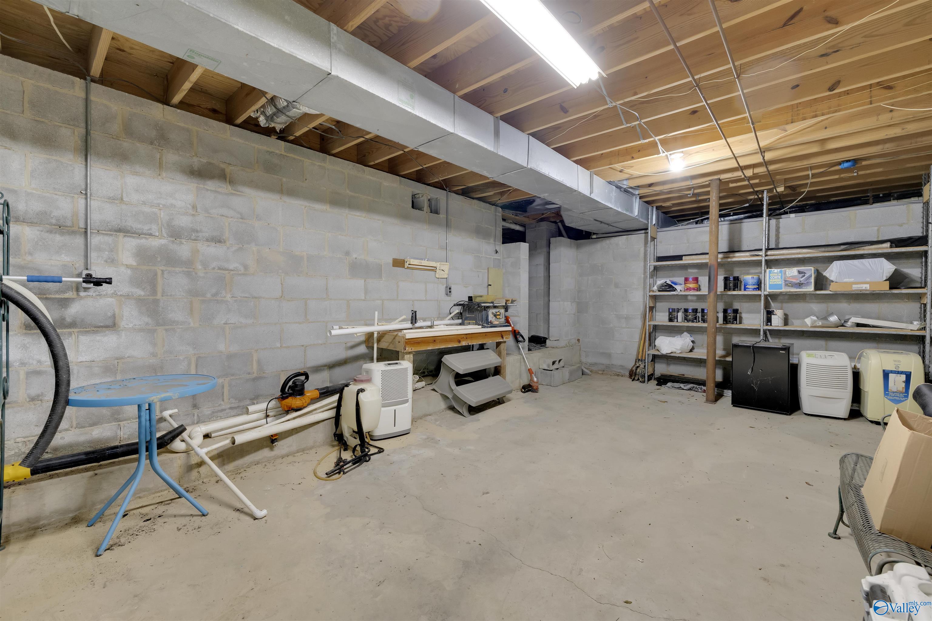 6704 Quail Hollow Drive
