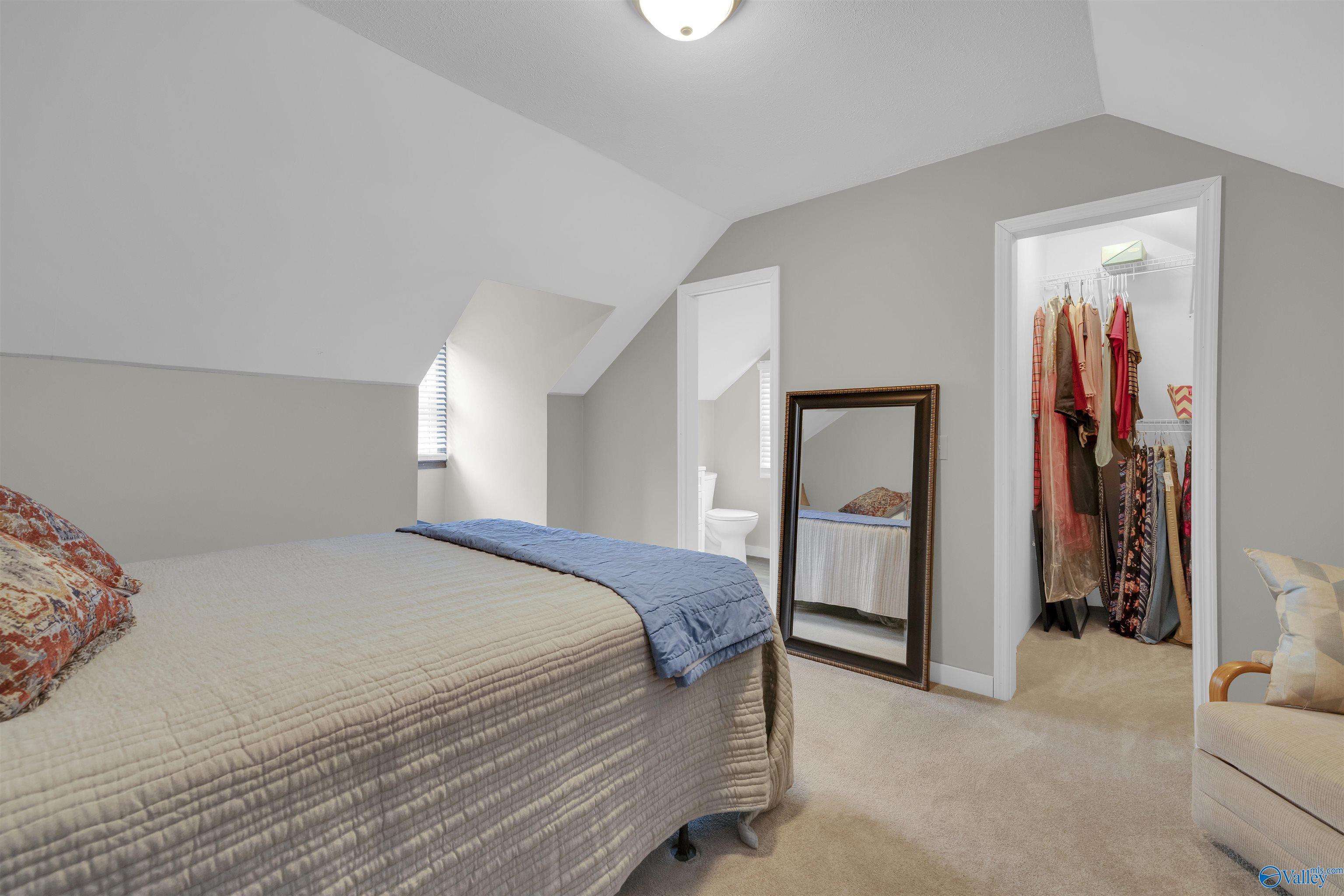 6704 Quail Hollow Drive