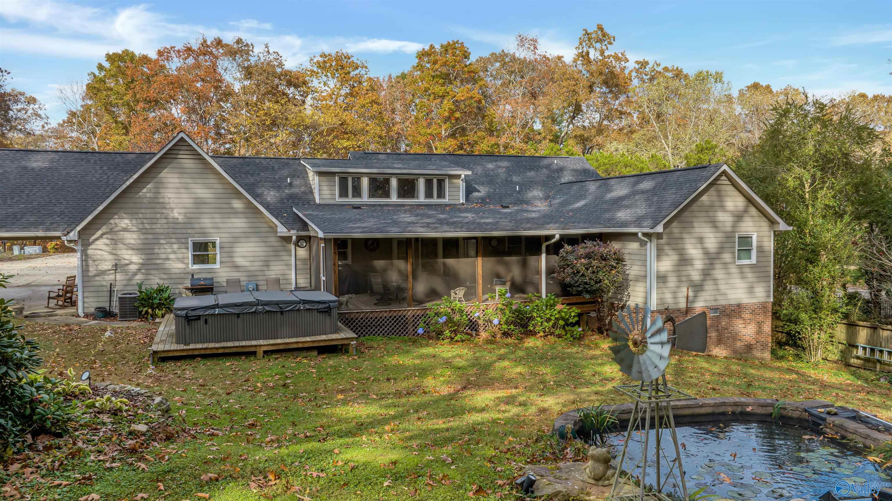 6704 Quail Hollow Drive