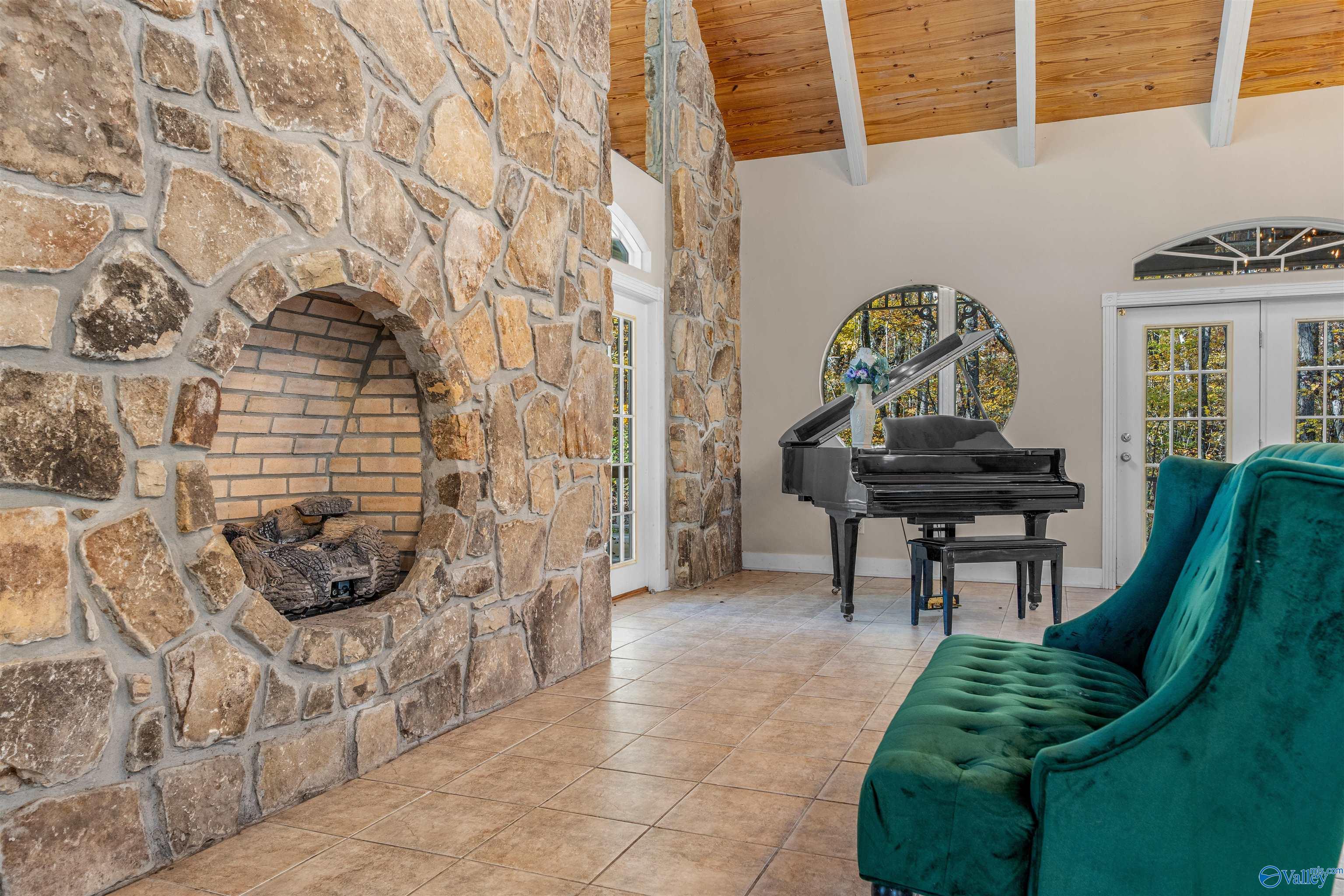 614 County Road 948