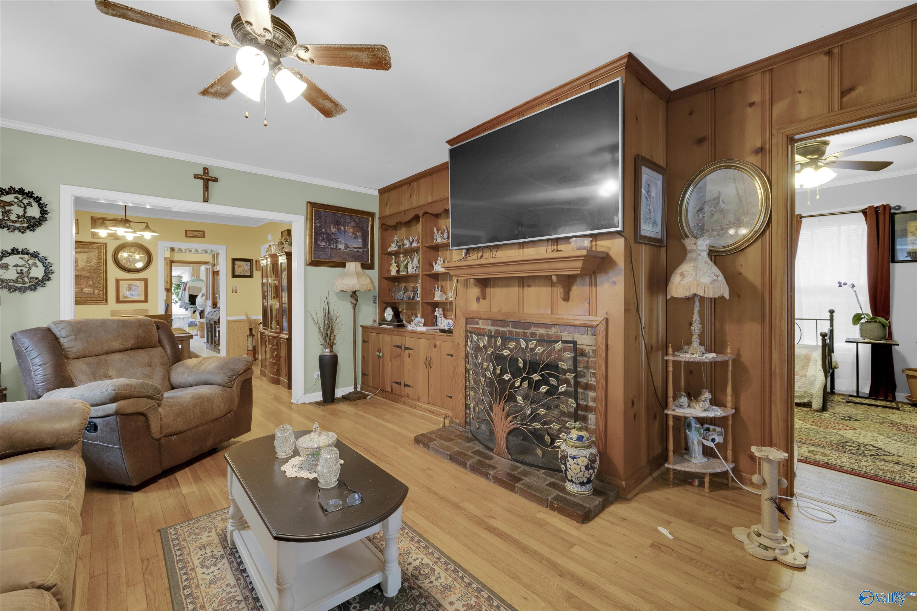 605 NW Forest Avenue NW