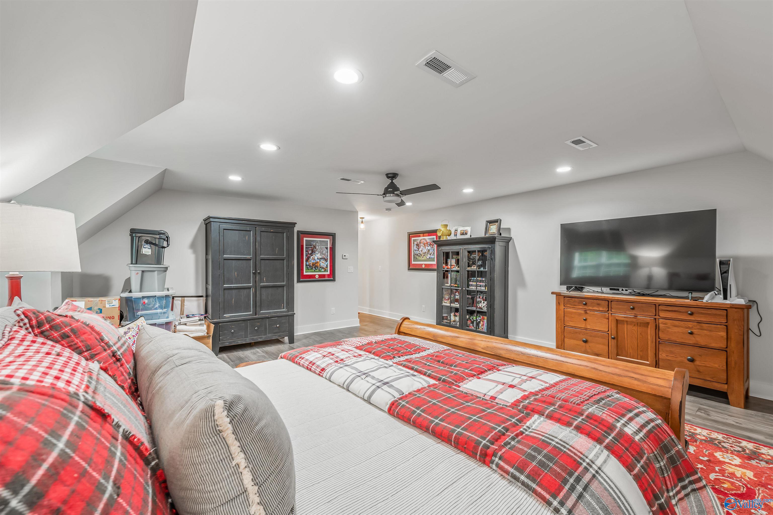 11 Ivy Lane