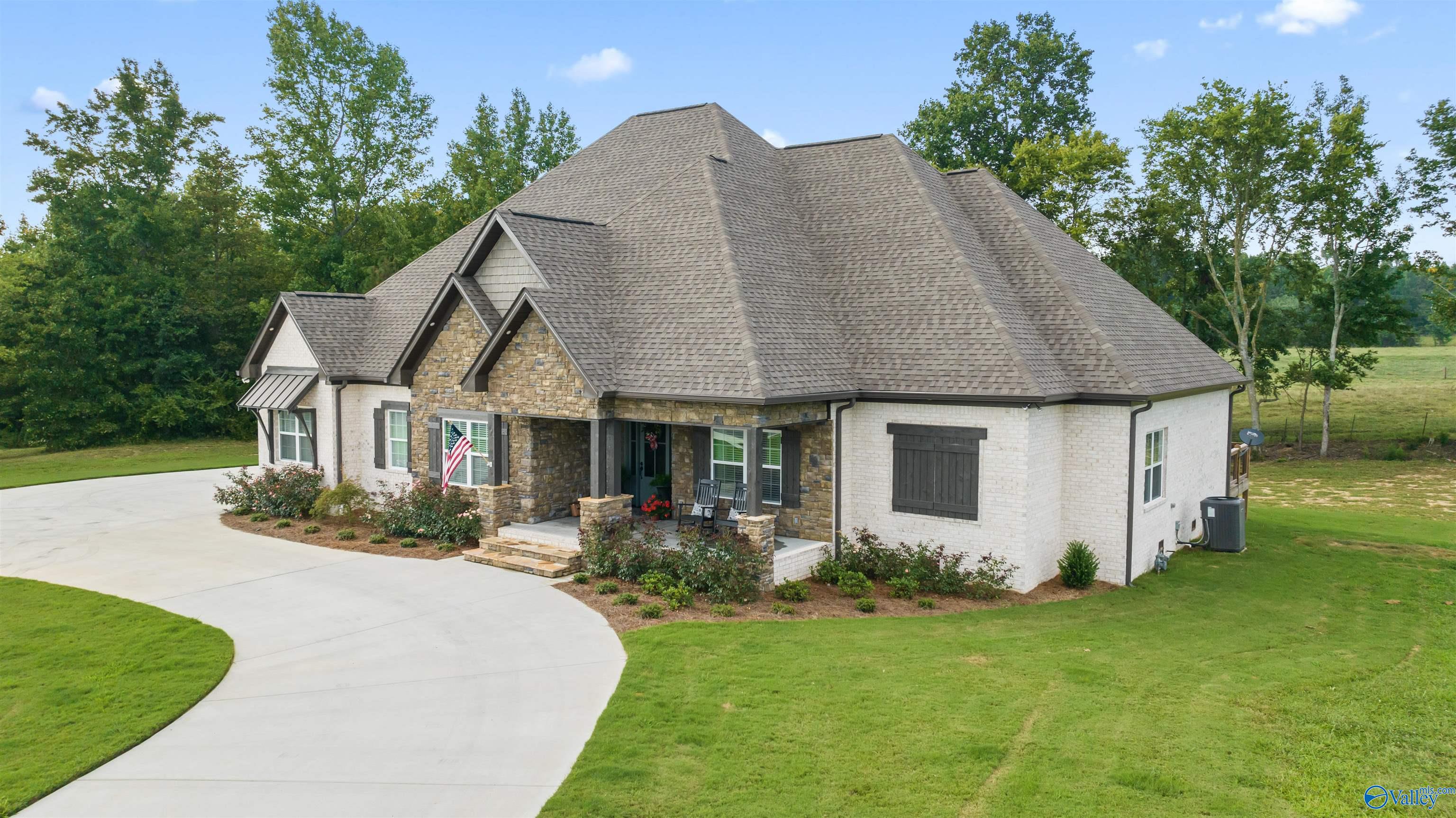 11 Ivy Lane