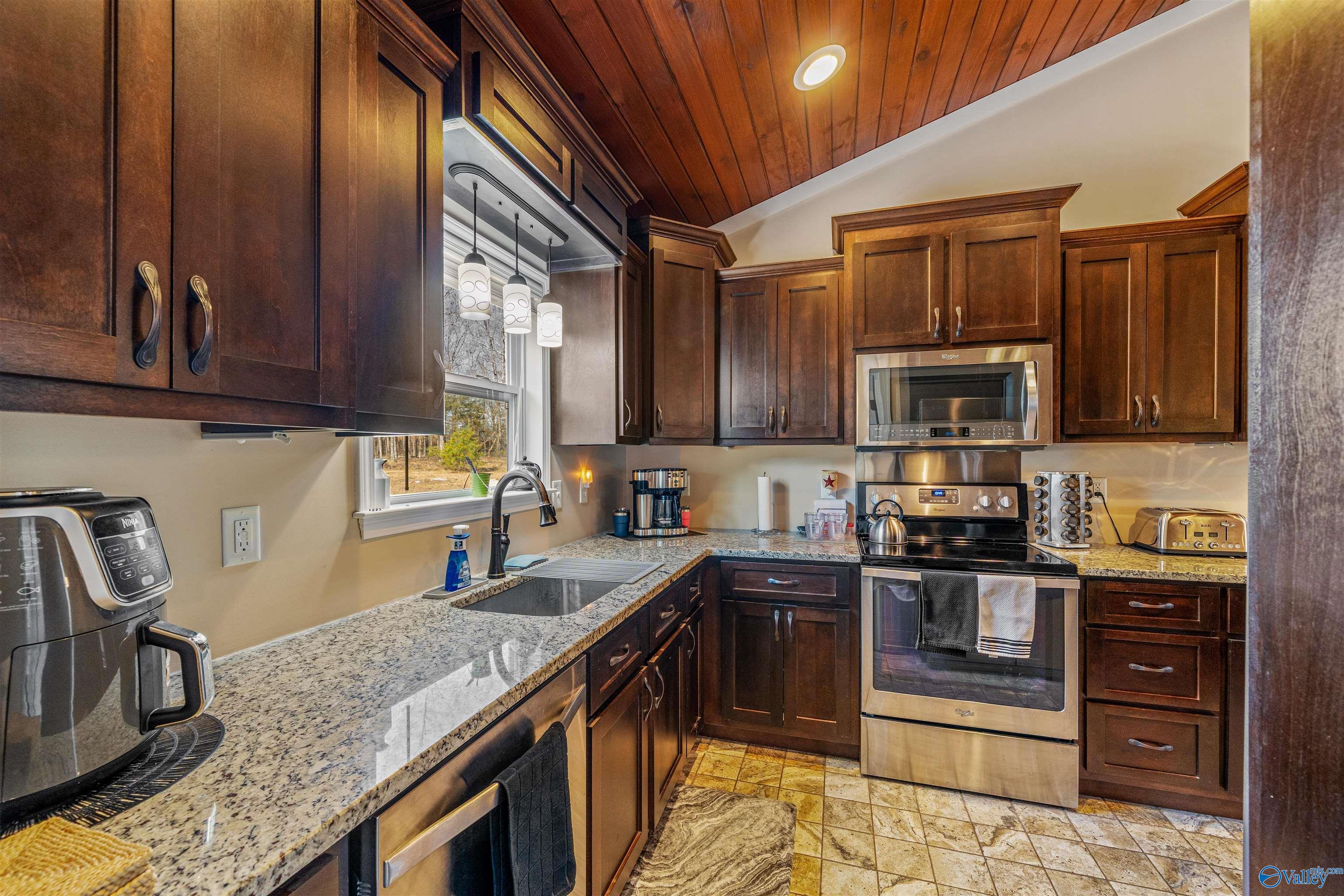 350 Valhalla Road SE