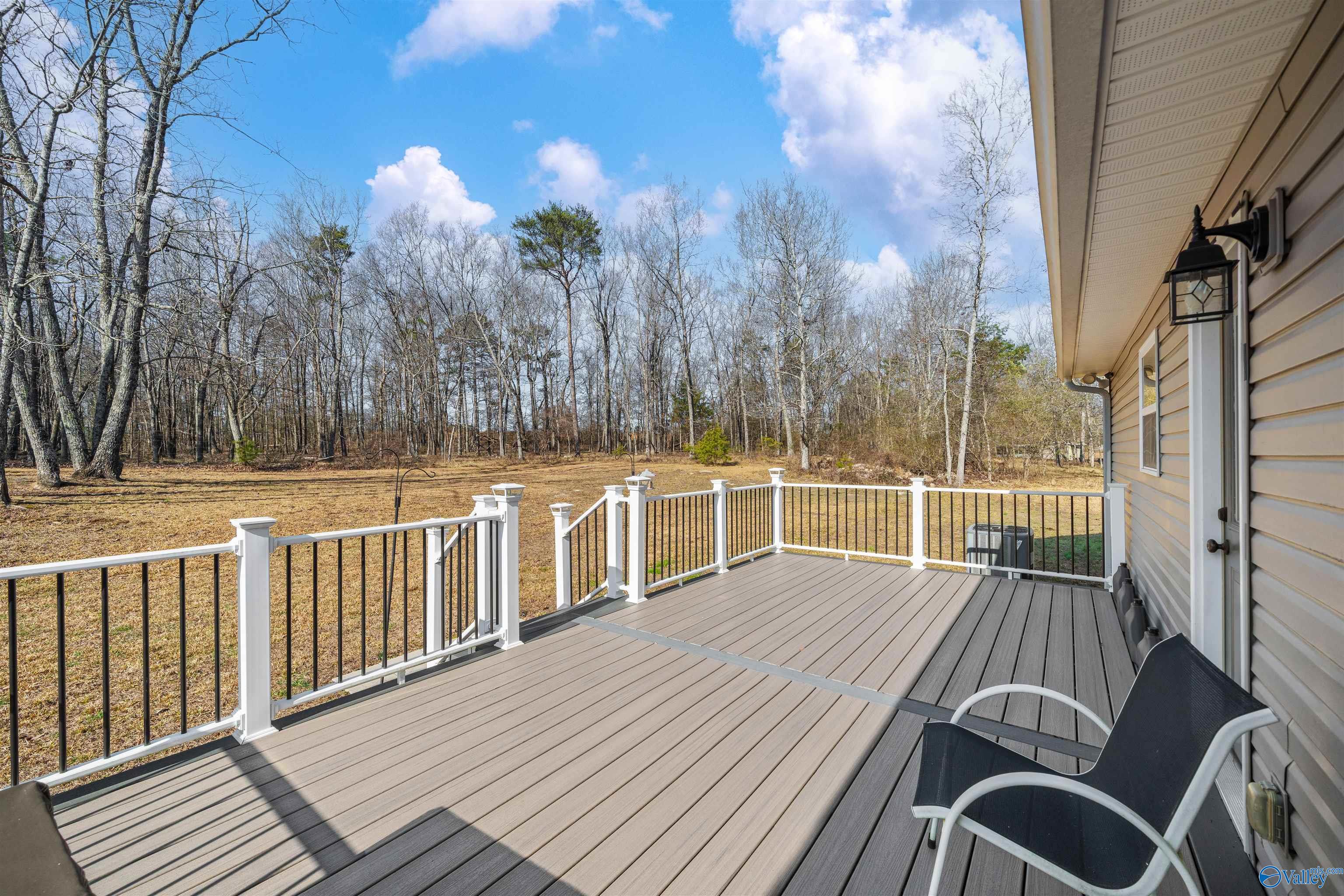 350 Valhalla Road SE