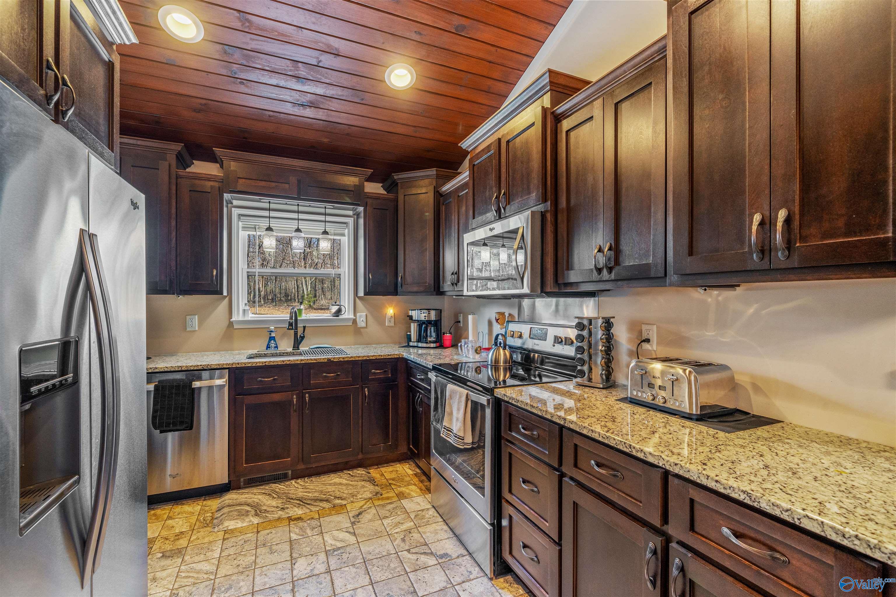 350 Valhalla Road SE