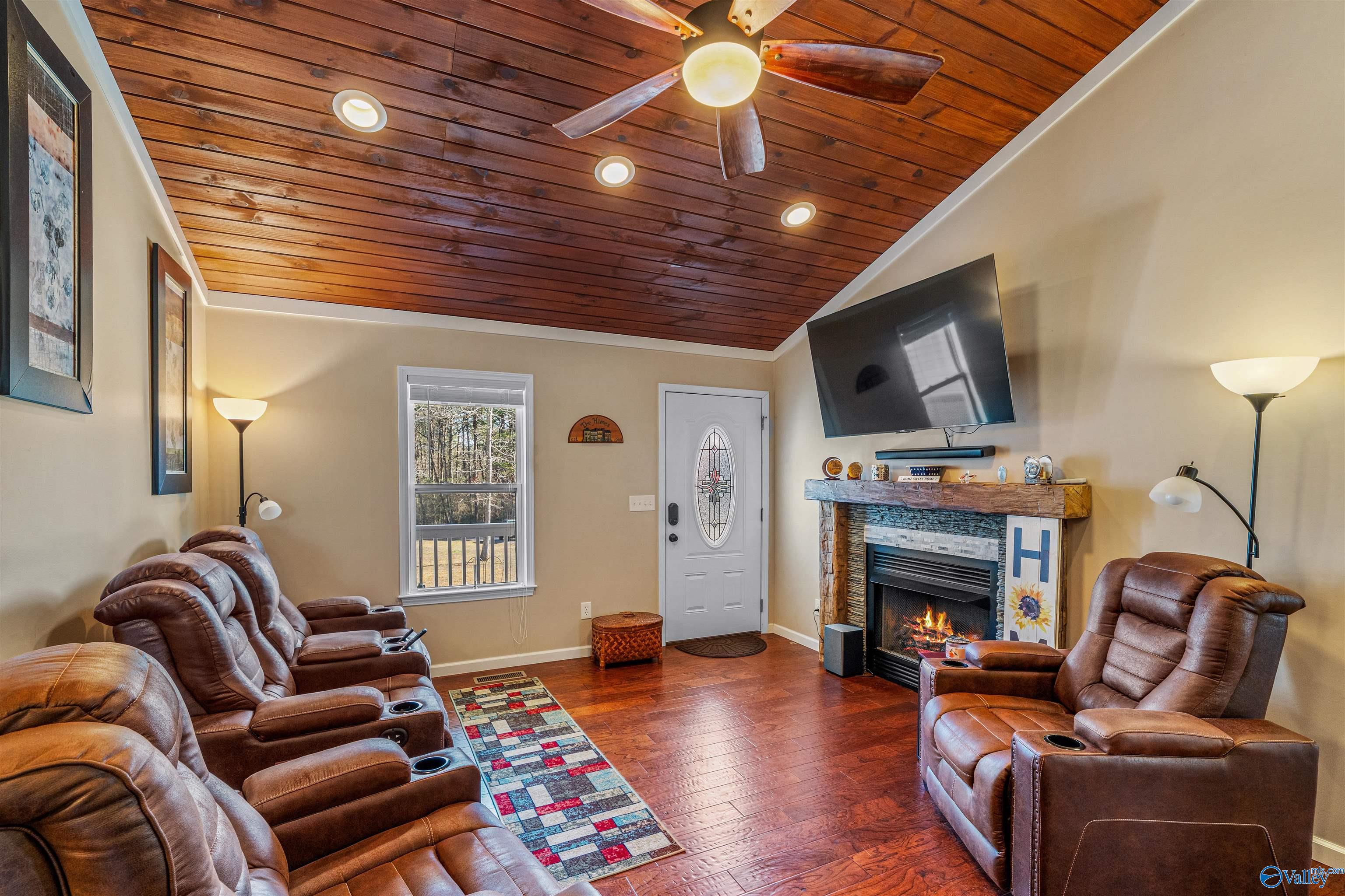 350 Valhalla Road SE