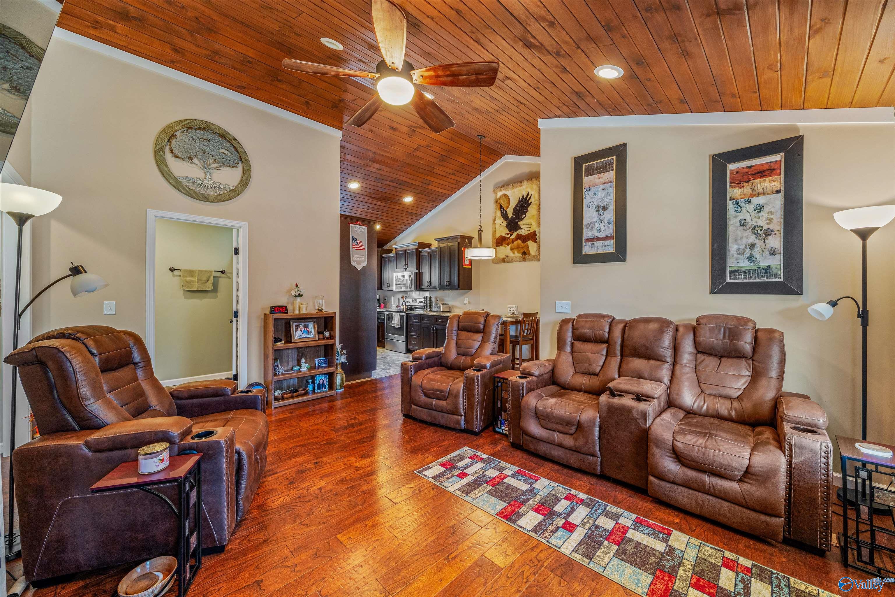 350 Valhalla Road SE