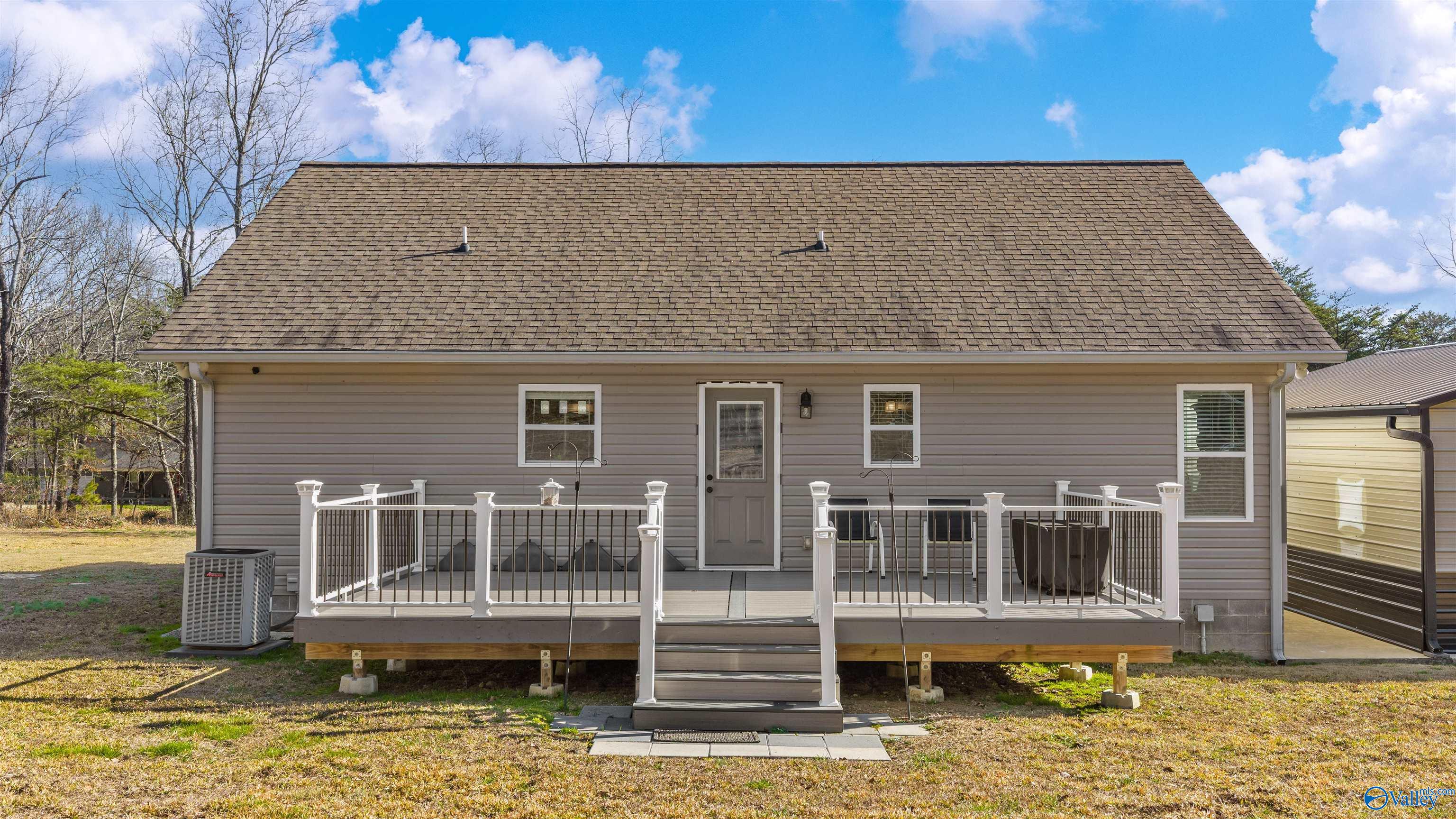 350 Valhalla Road SE