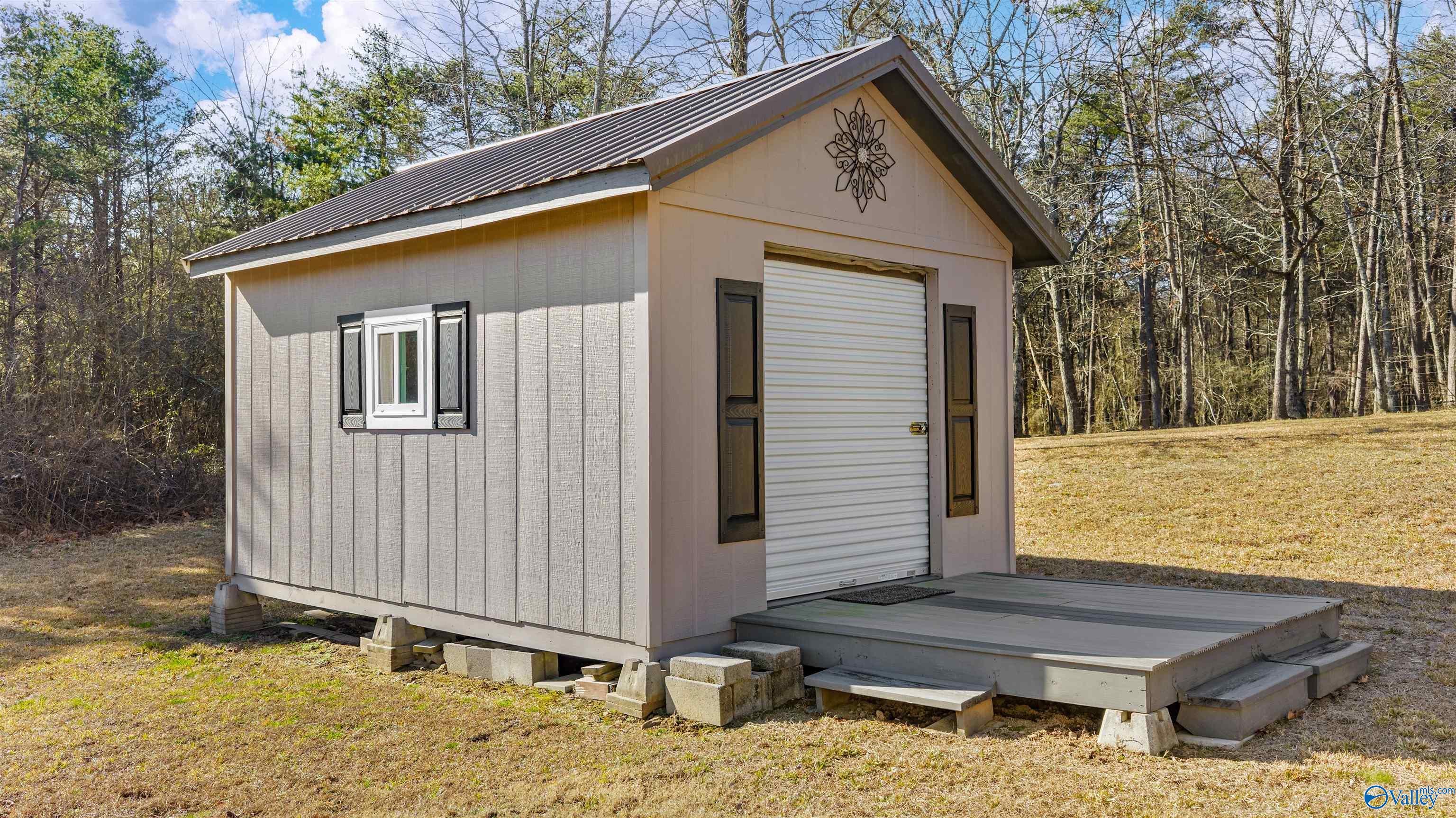 350 Valhalla Road SE