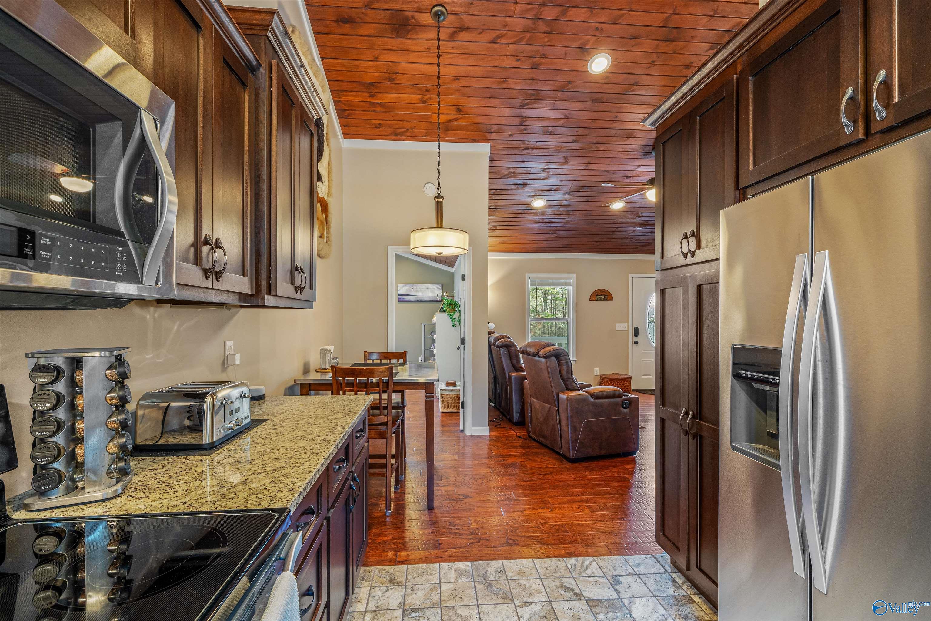 350 Valhalla Road SE