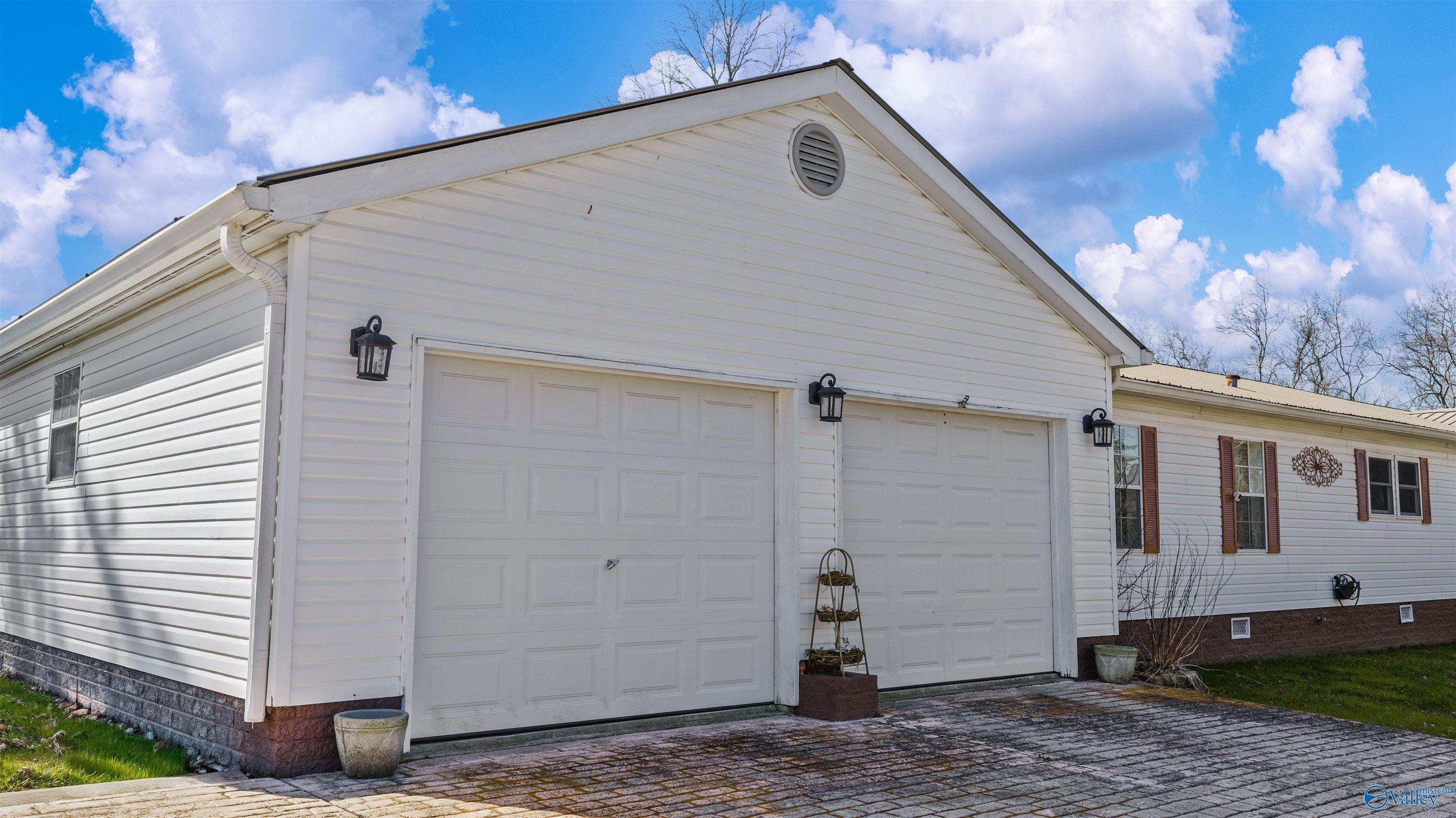 1816 Adamsburg Road E
