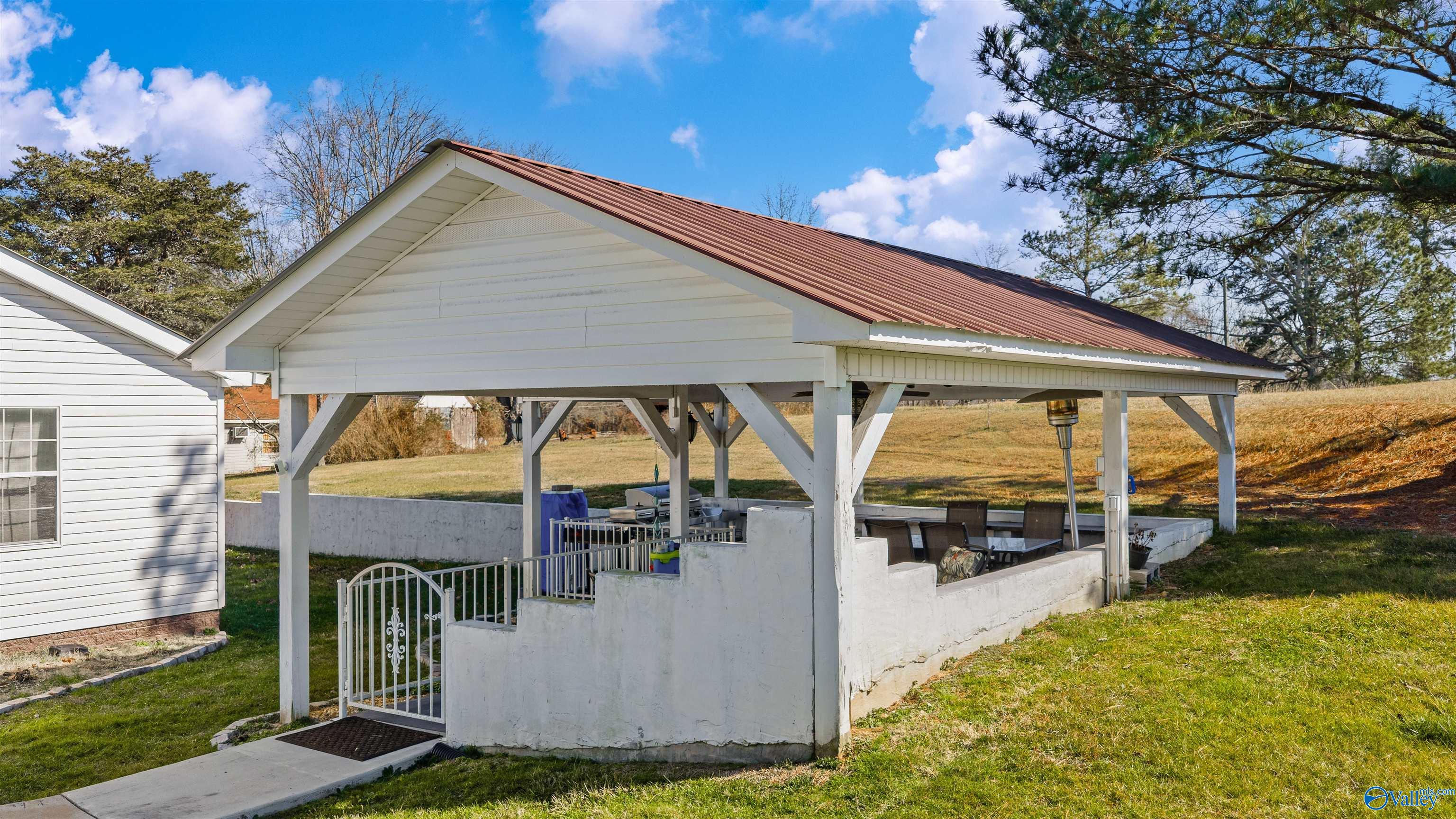 1816 Adamsburg Road E