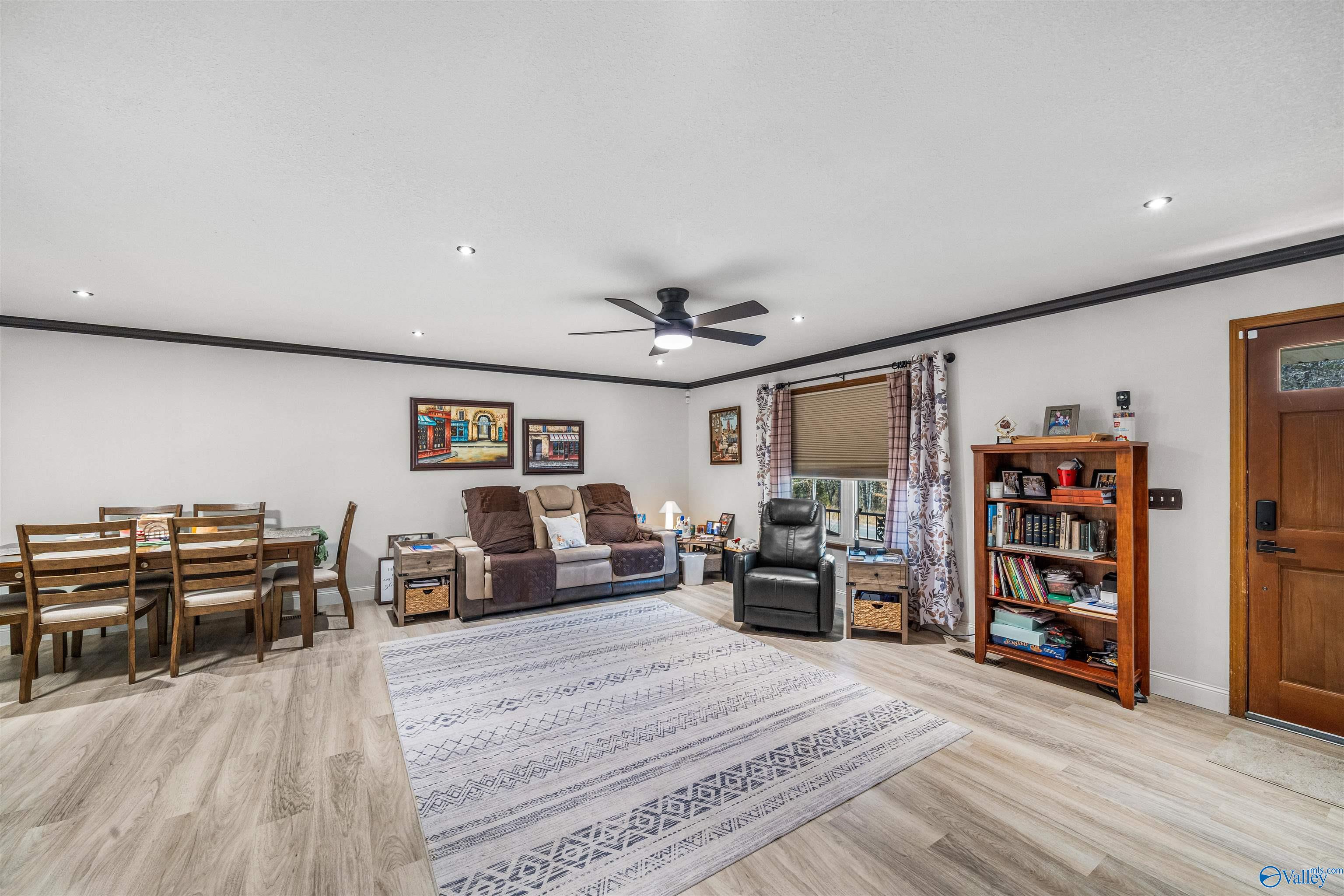 4007 Lyndale Drive
