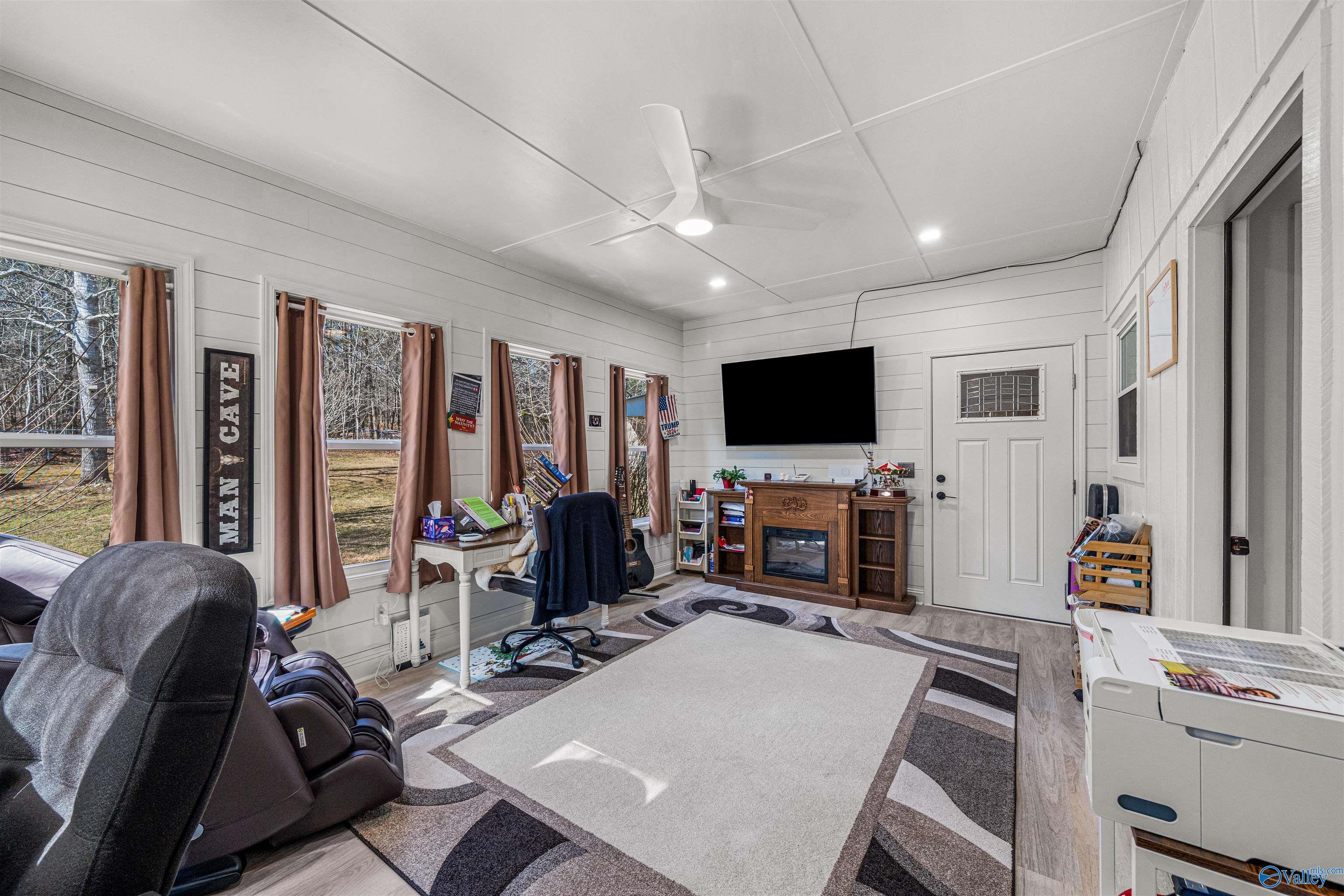 4007 Lyndale Drive