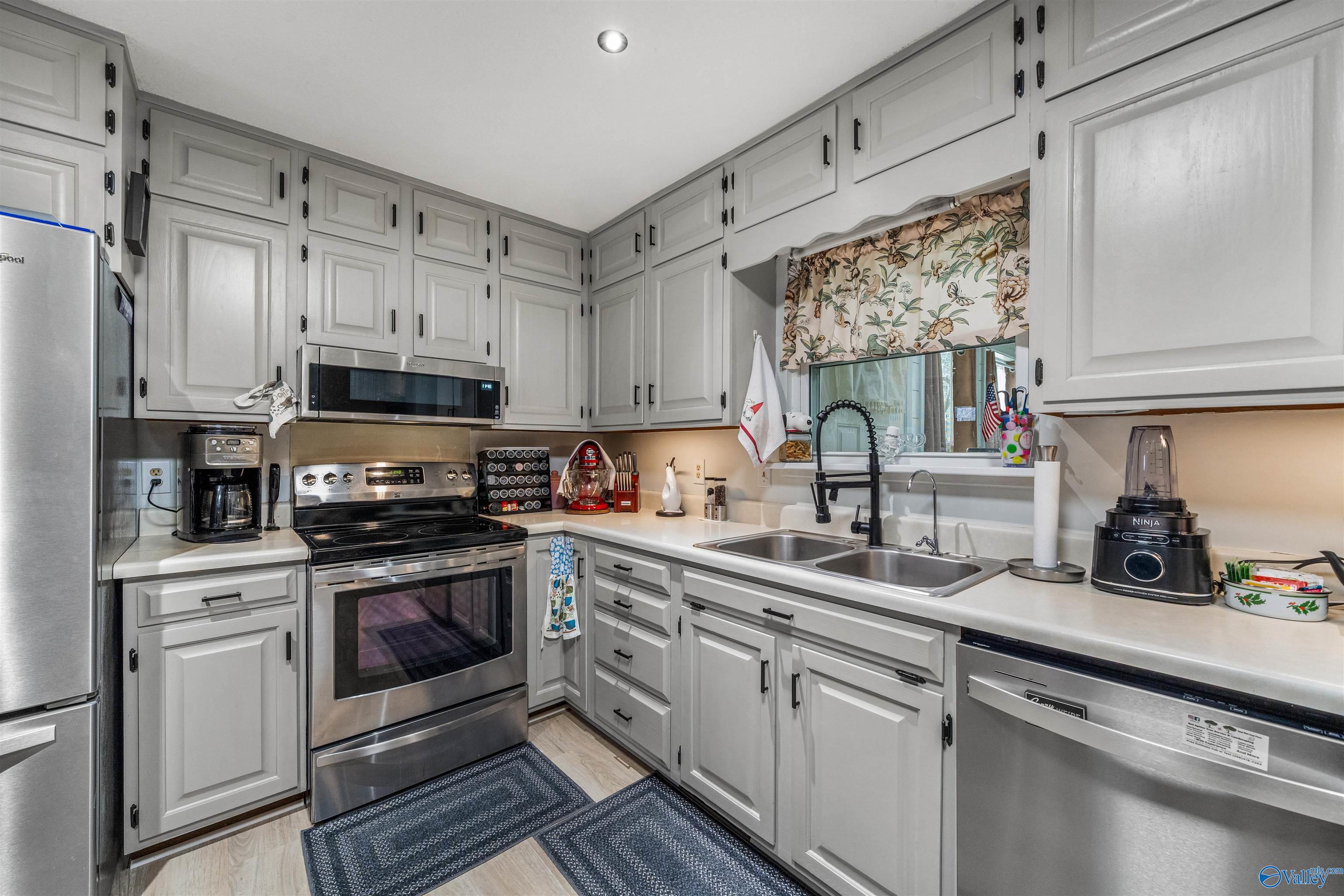 4007 Lyndale Drive