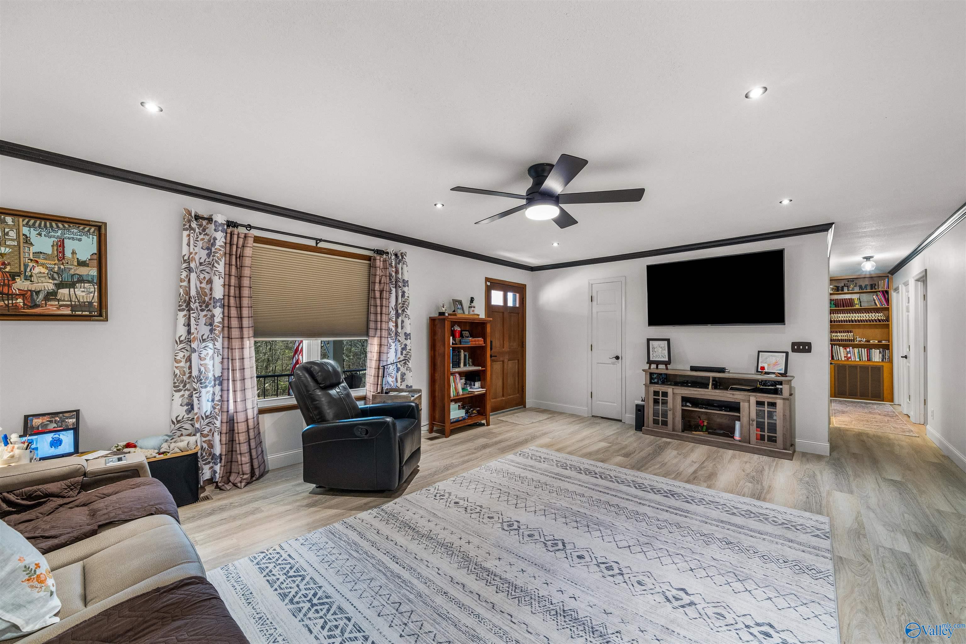 4007 Lyndale Drive