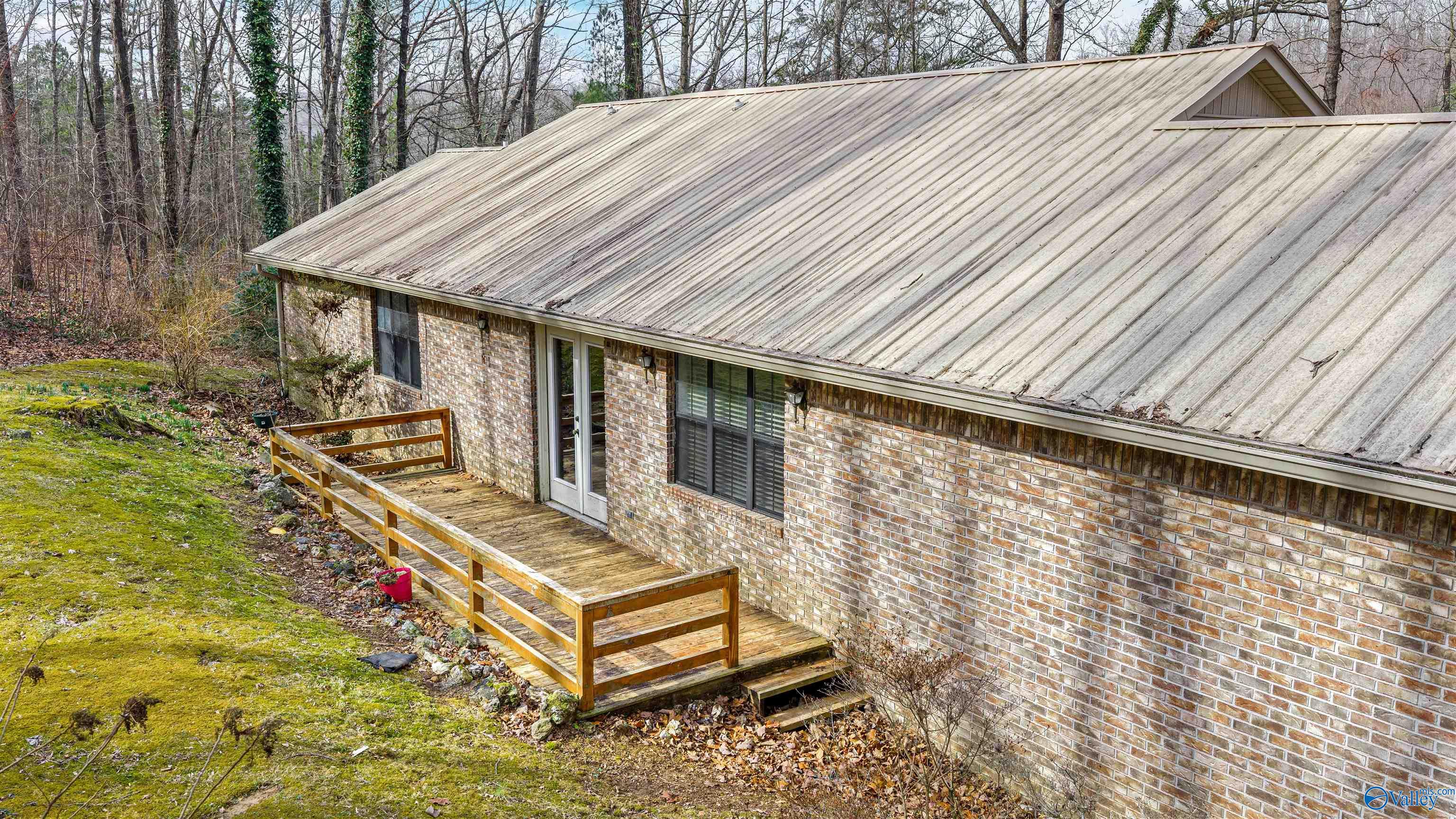 1882 County Road 97